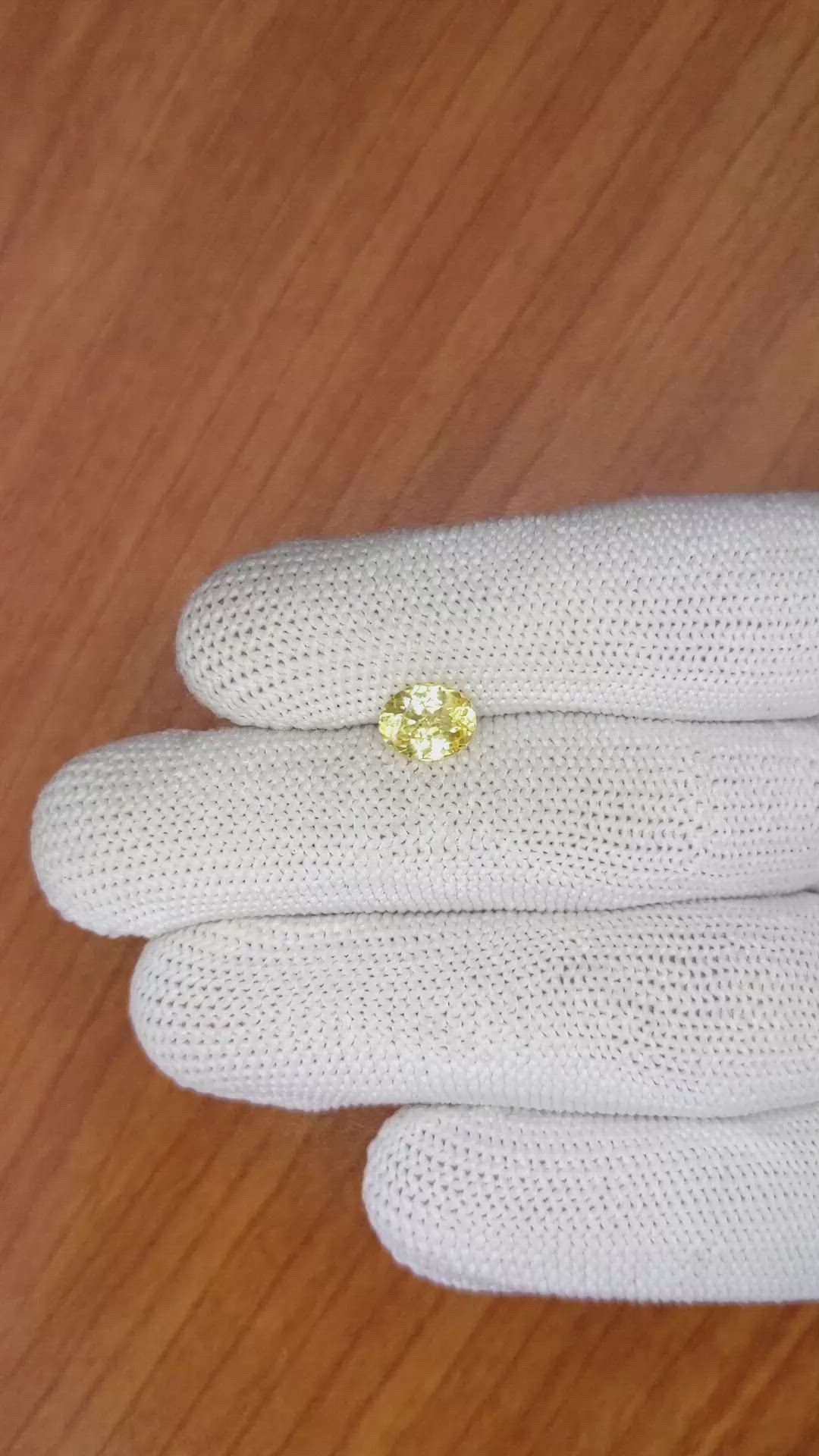 1.52 Ct. Yellow Sapphire from Ceylon (Sri Lanka) Size Video