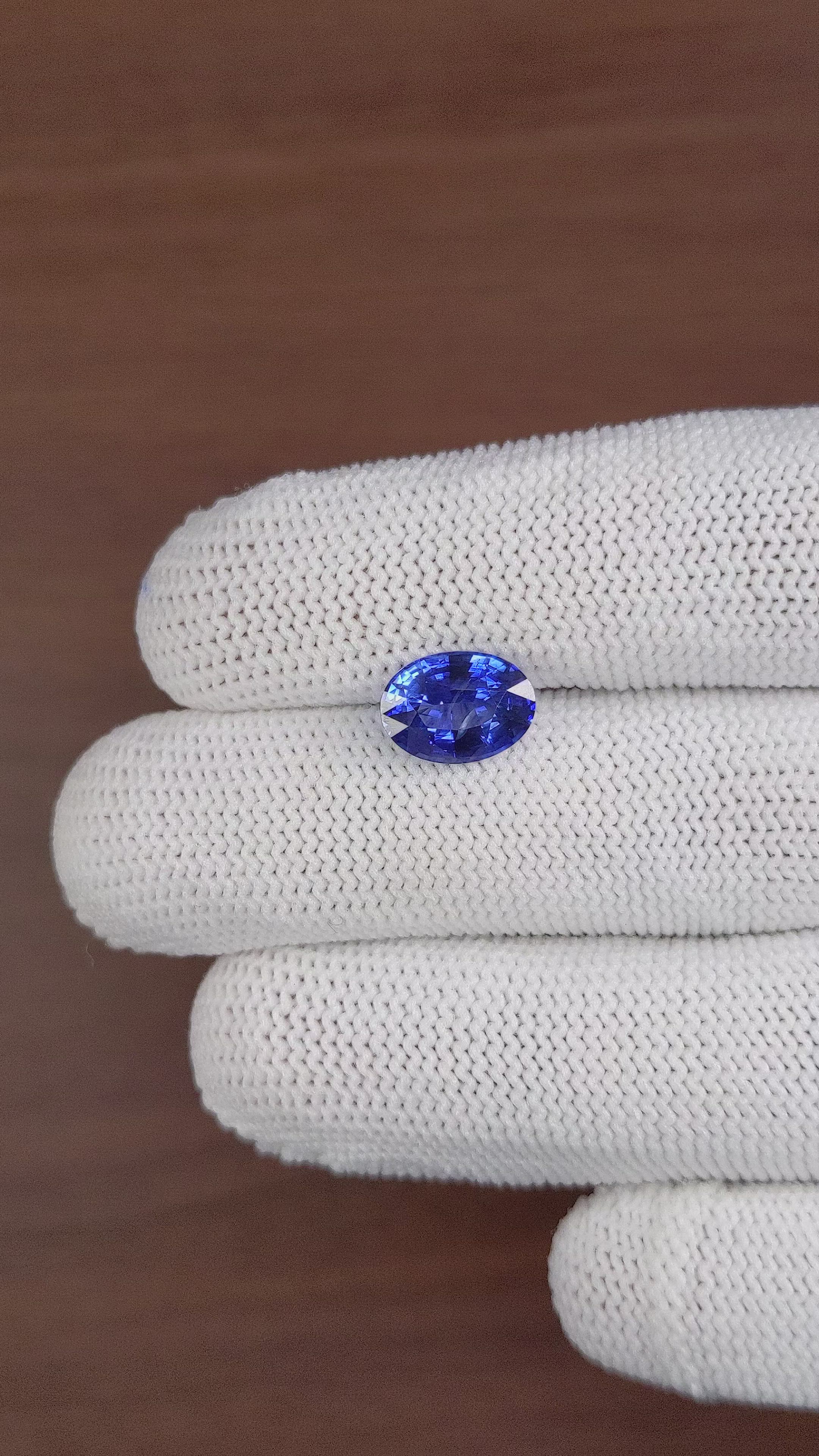 3.52 Ct. Blue Sapphire from Ceylon (Sri Lanka) Size Video