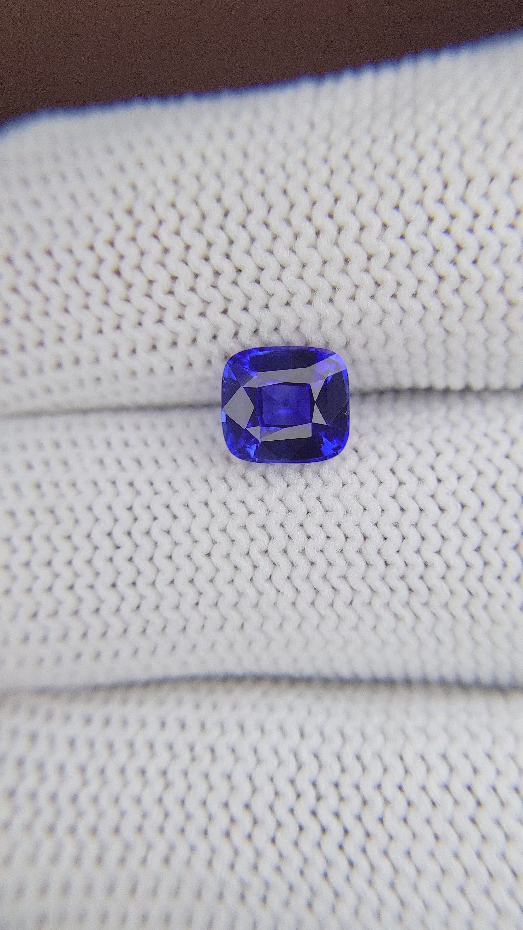 1.80 Ct. Blue Sapphire from Ceylon (Sri Lanka) Size Video