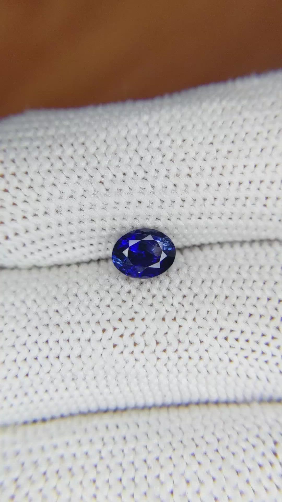 1.01 Ct. Blue Sapphire from Ceylon (Sri Lanka) Size Video