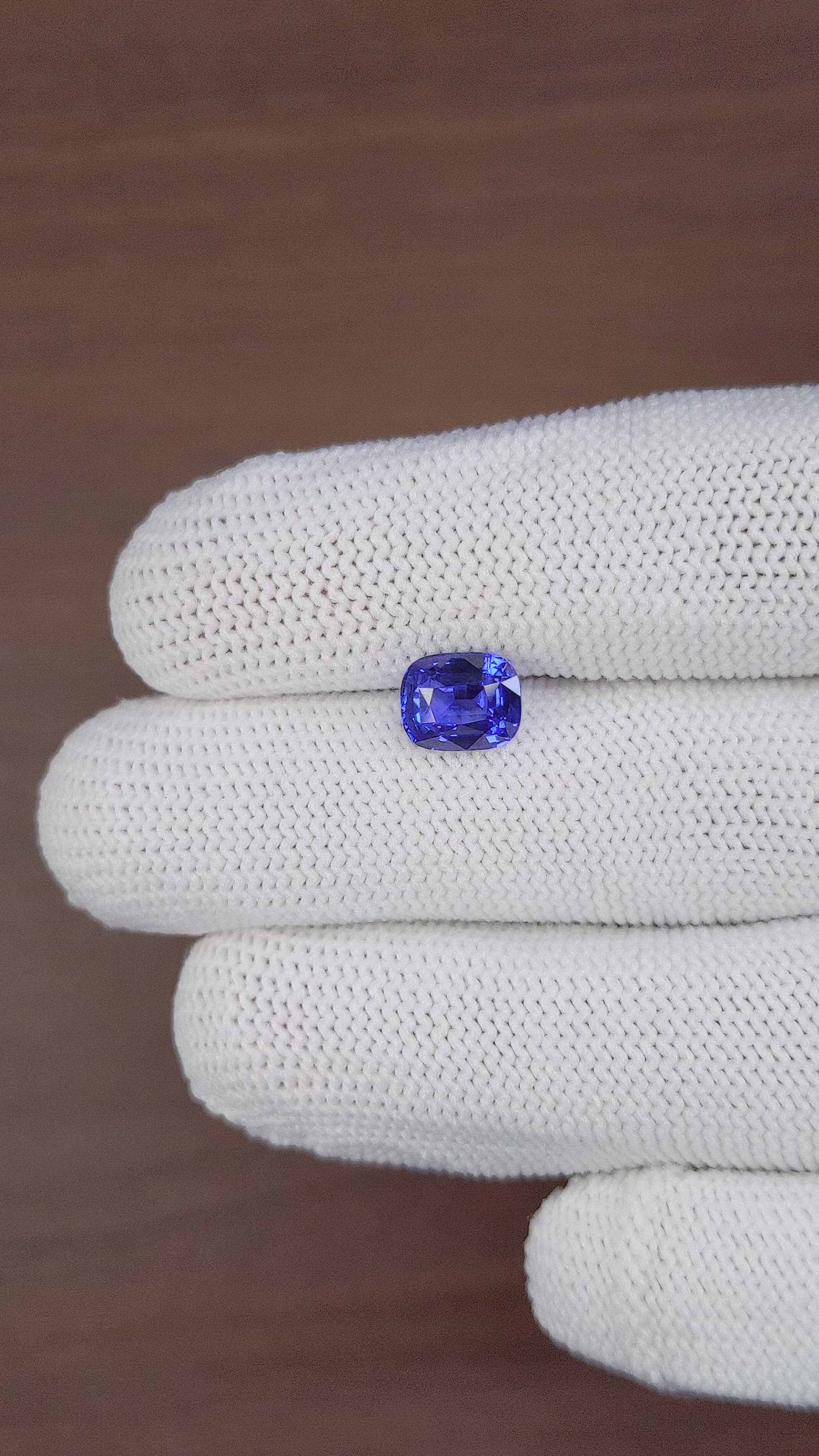 2.20 Ct. Blue Sapphire from Ceylon (Sri Lanka) Size Video