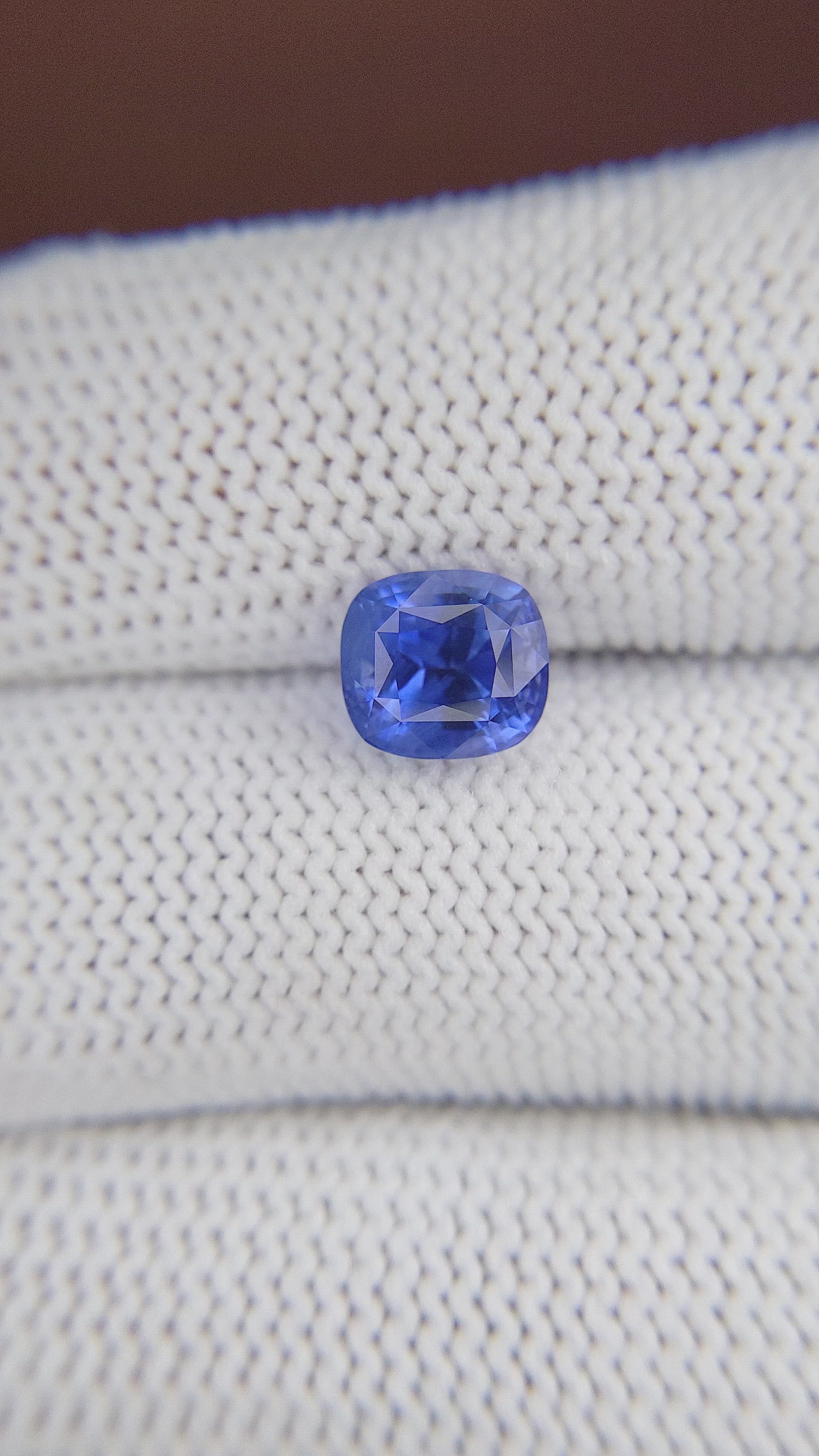 2.71 Ct. Blue Sapphire from Ceylon (Sri Lanka) Size Video