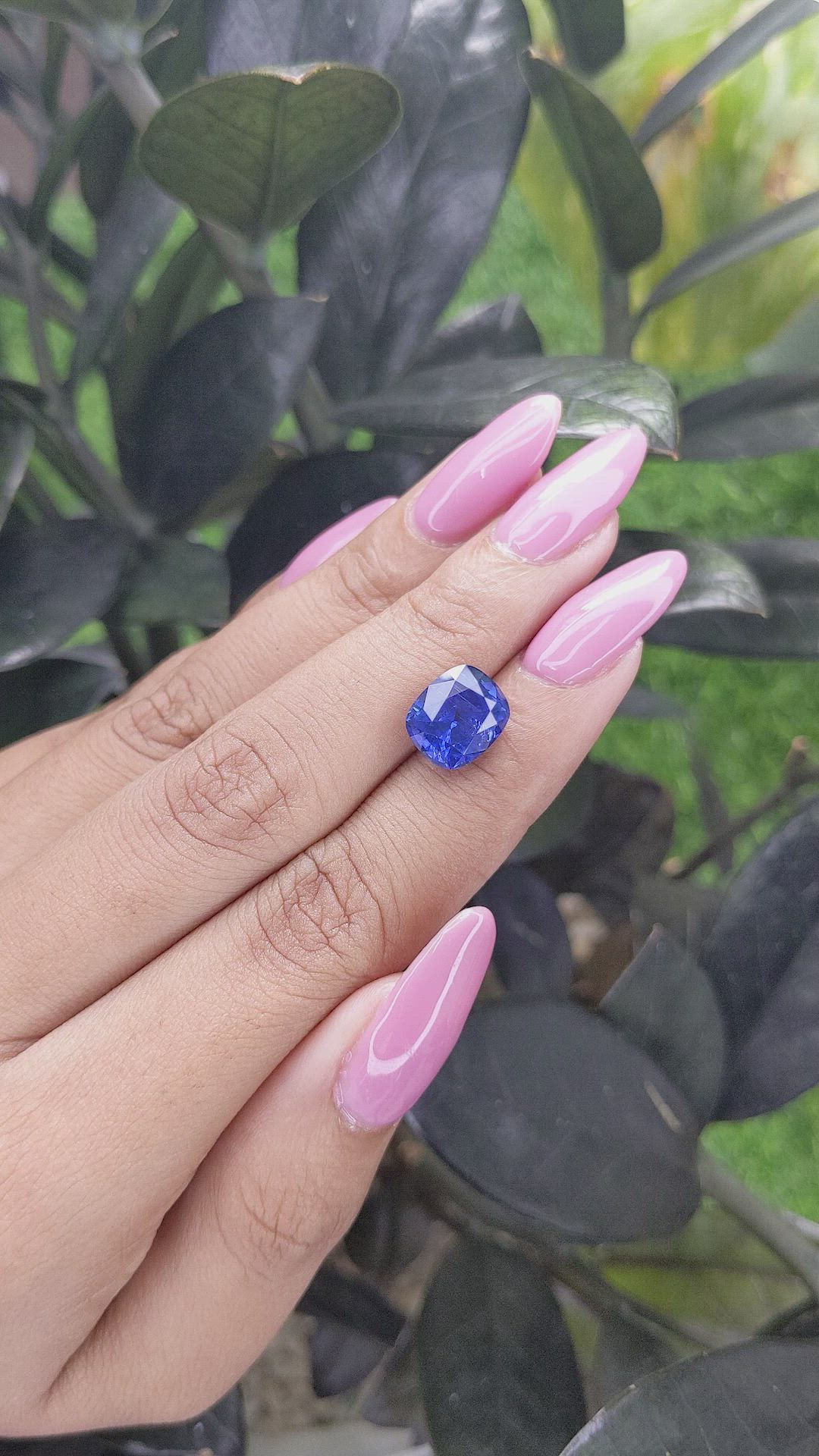 5.16 Ct. Blue Sapphire from Ceylon (Sri Lanka) Size Video