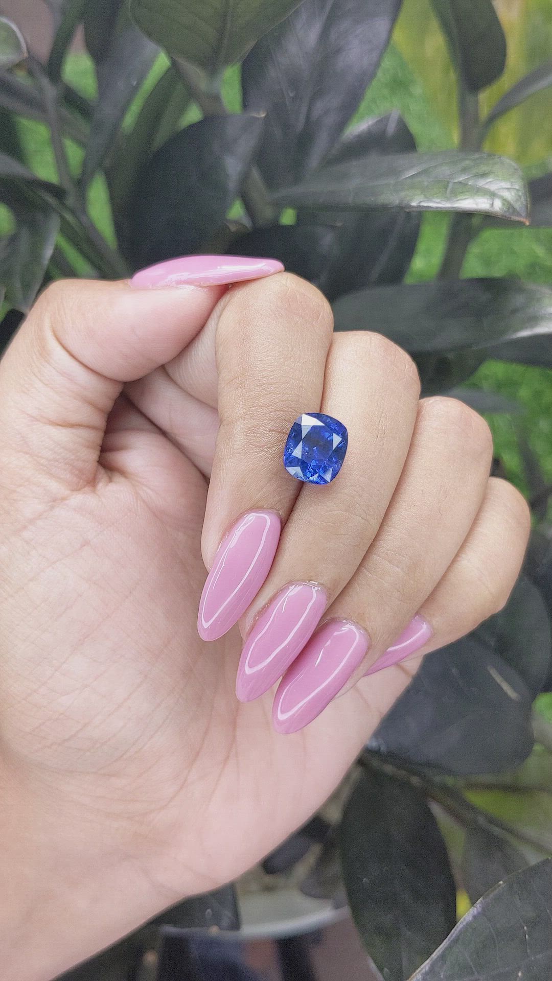 5.16 Ct. Blue Sapphire from Ceylon (Sri Lanka) Size Video