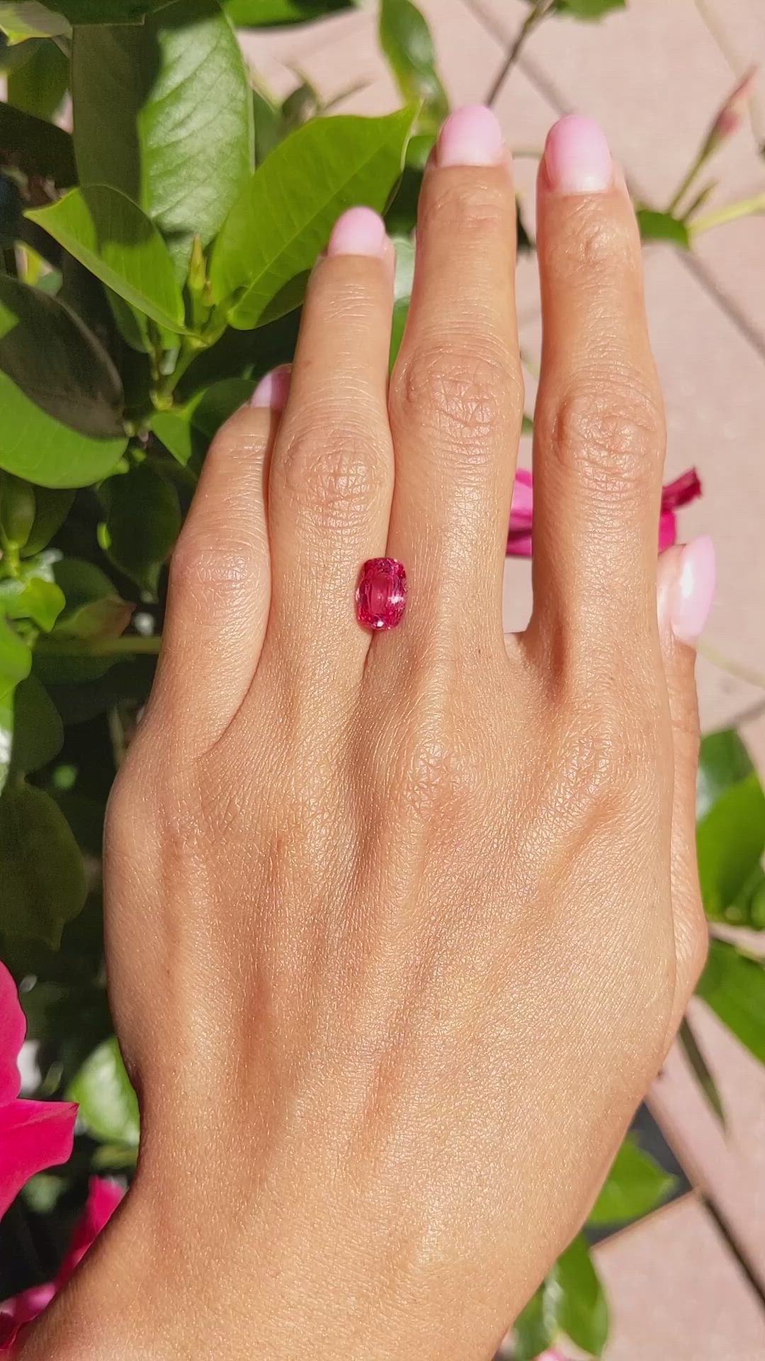 3.01 Ct. Padparadscha Sapphire from Ceylon (Sri Lanka) Size Video