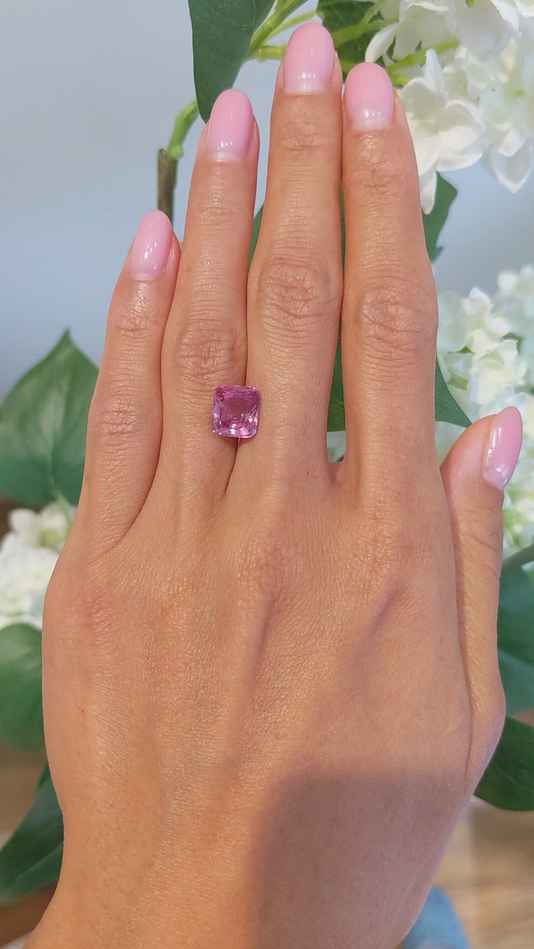 4.09 Ct. Padparadscha Sapphire from Ceylon (Sri Lanka) Size Video