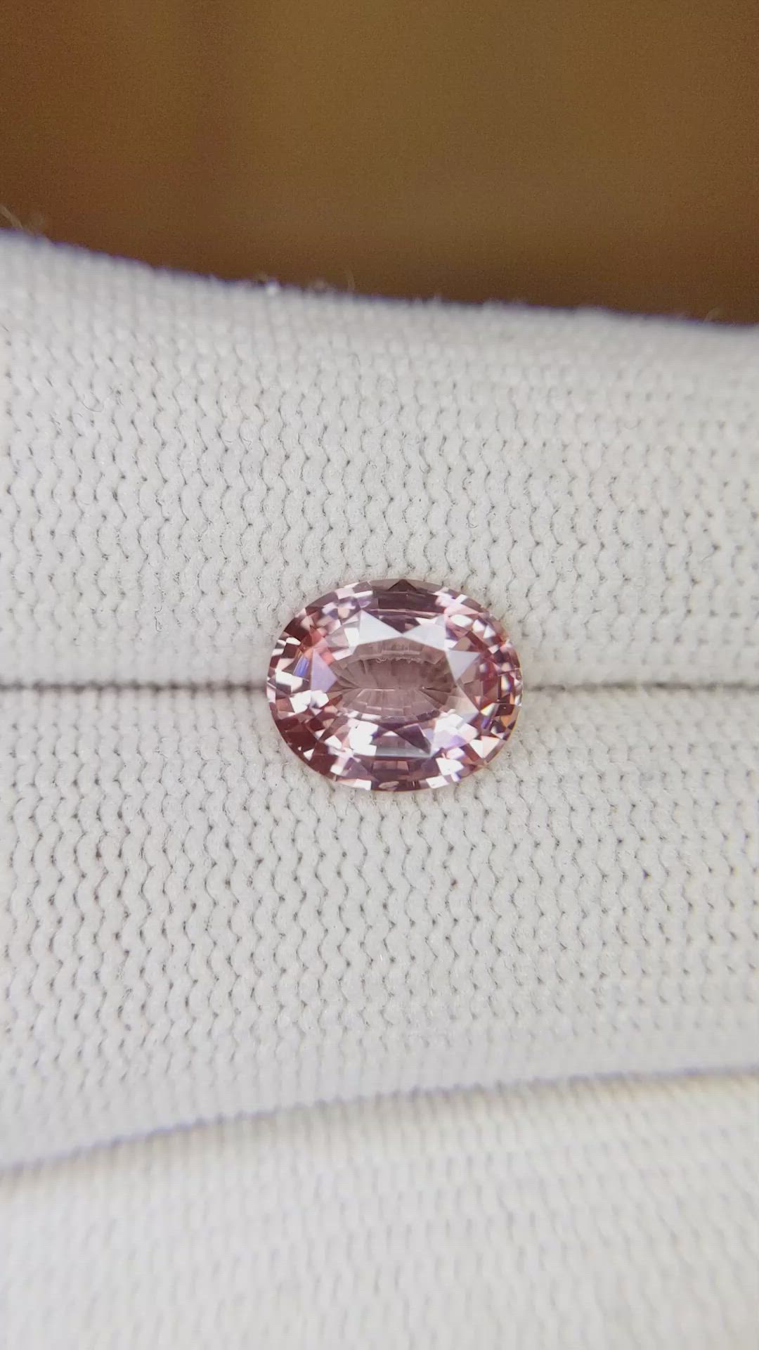 2.58 Ct. Padparadscha Sapphire from Ceylon (Sri Lanka) Size Video