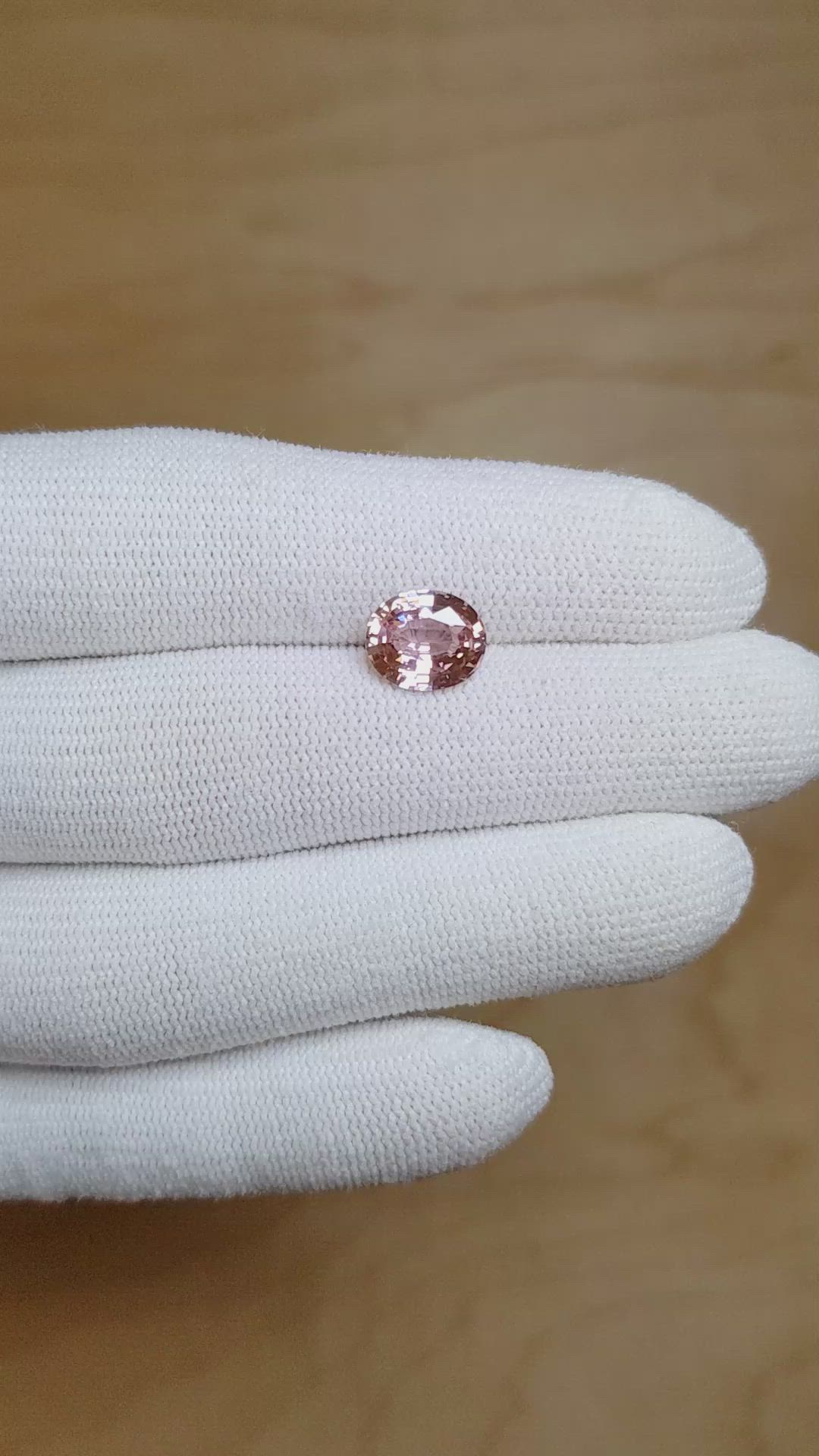 2.58 Ct. Padparadscha Sapphire from Ceylon (Sri Lanka) Size Video
