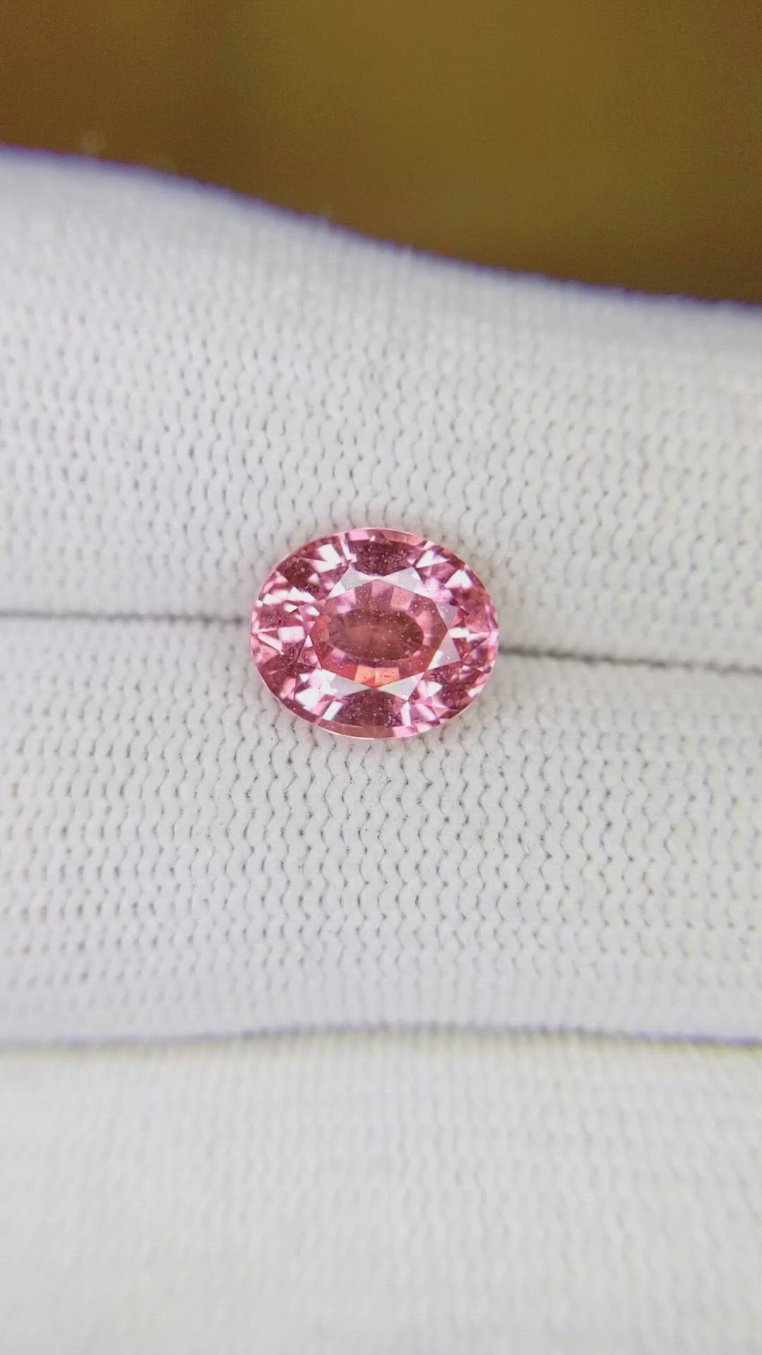 3.42 Ct. Padparadscha Sapphire from Ceylon (Sri Lanka) Size Video
