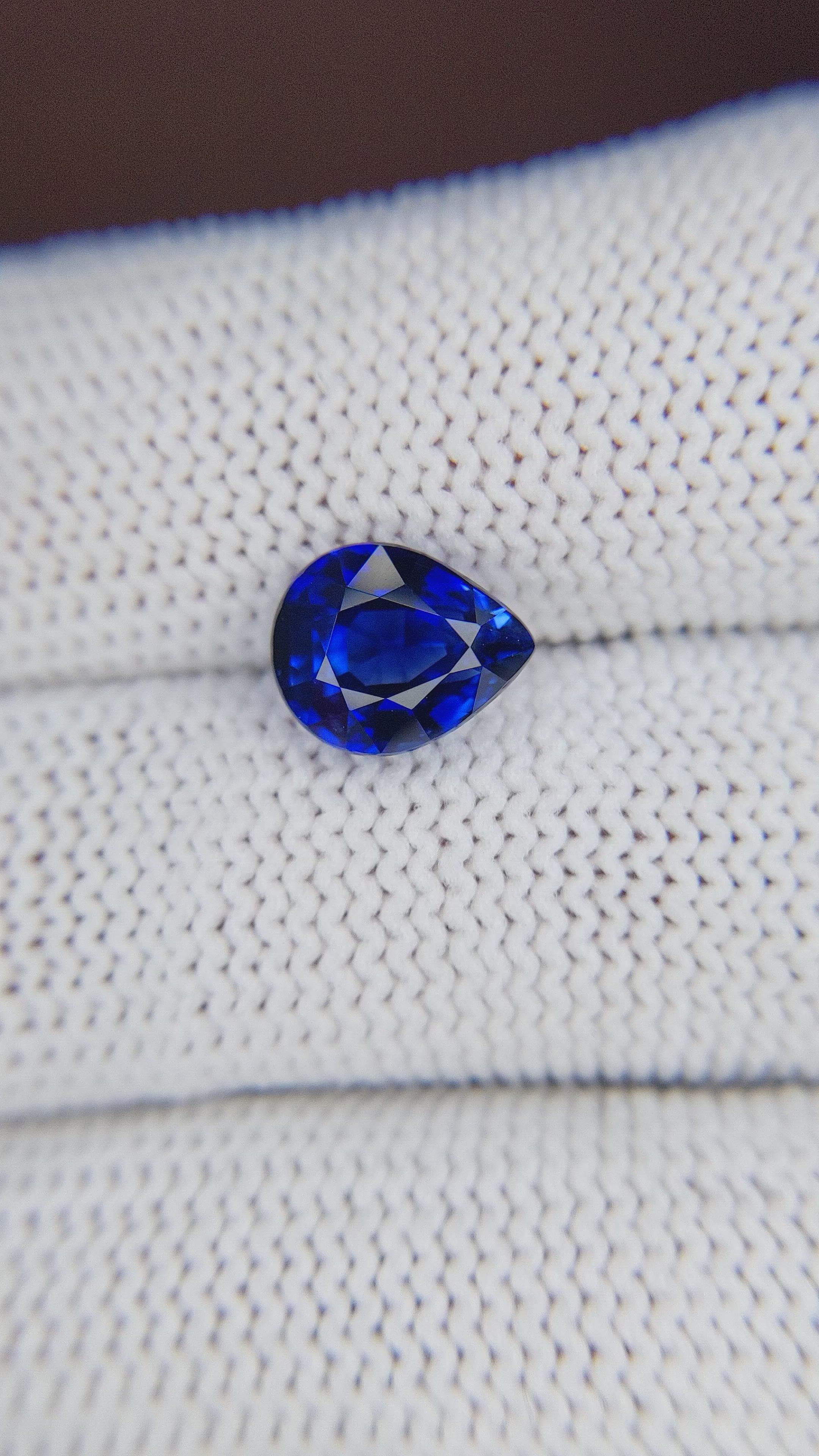 3.07 Ct. Blue Sapphire from Ceylon (Sri Lanka) Size Video
