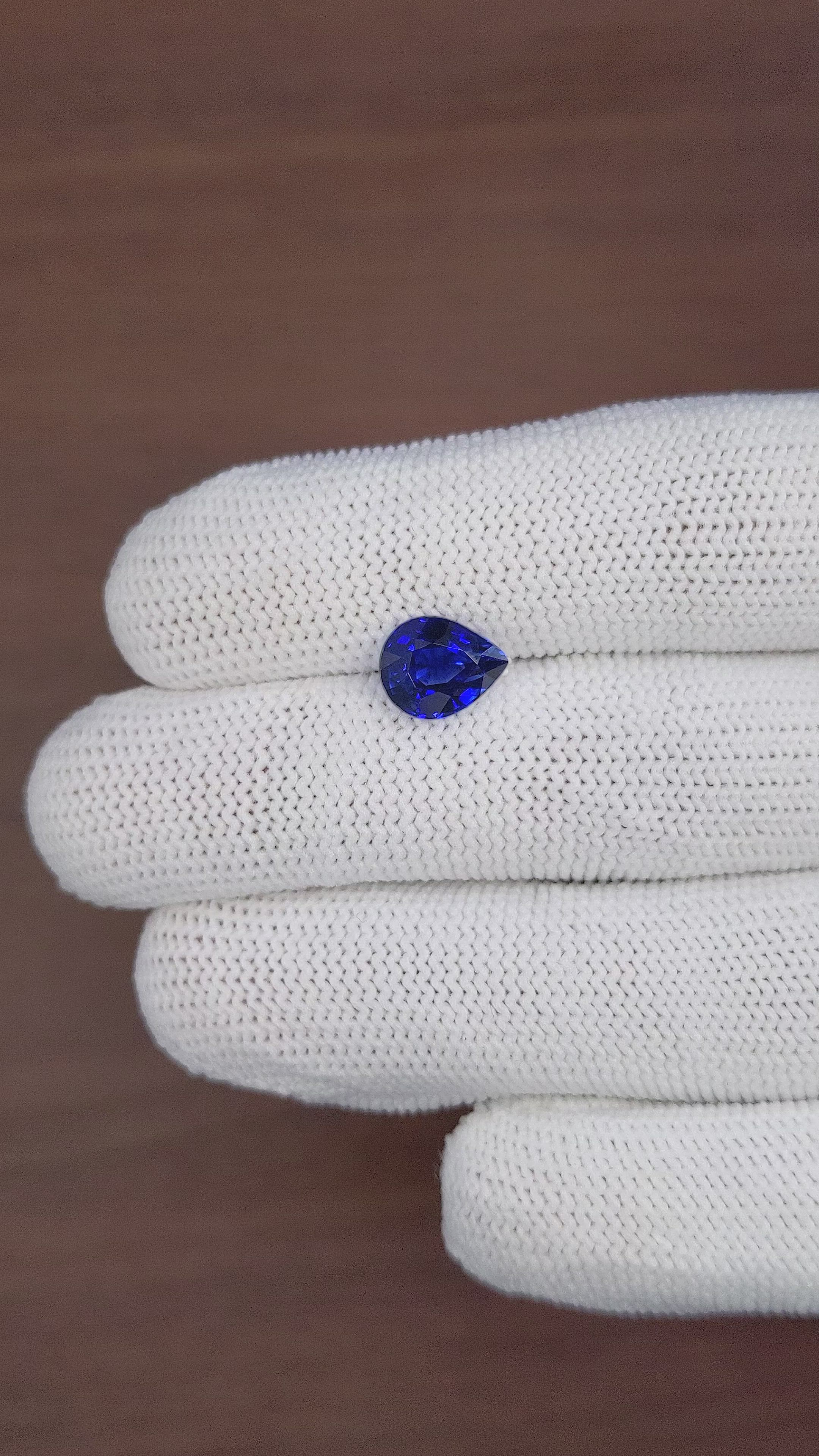 3.07 Ct. Blue Sapphire from Ceylon (Sri Lanka) Size Video