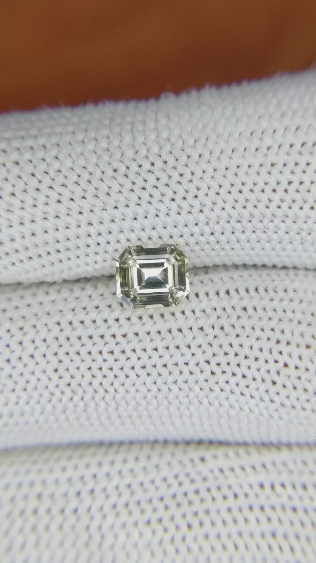 1.39 Ct. Yellow Sapphire from Ceylon (Sri Lanka) Size Video