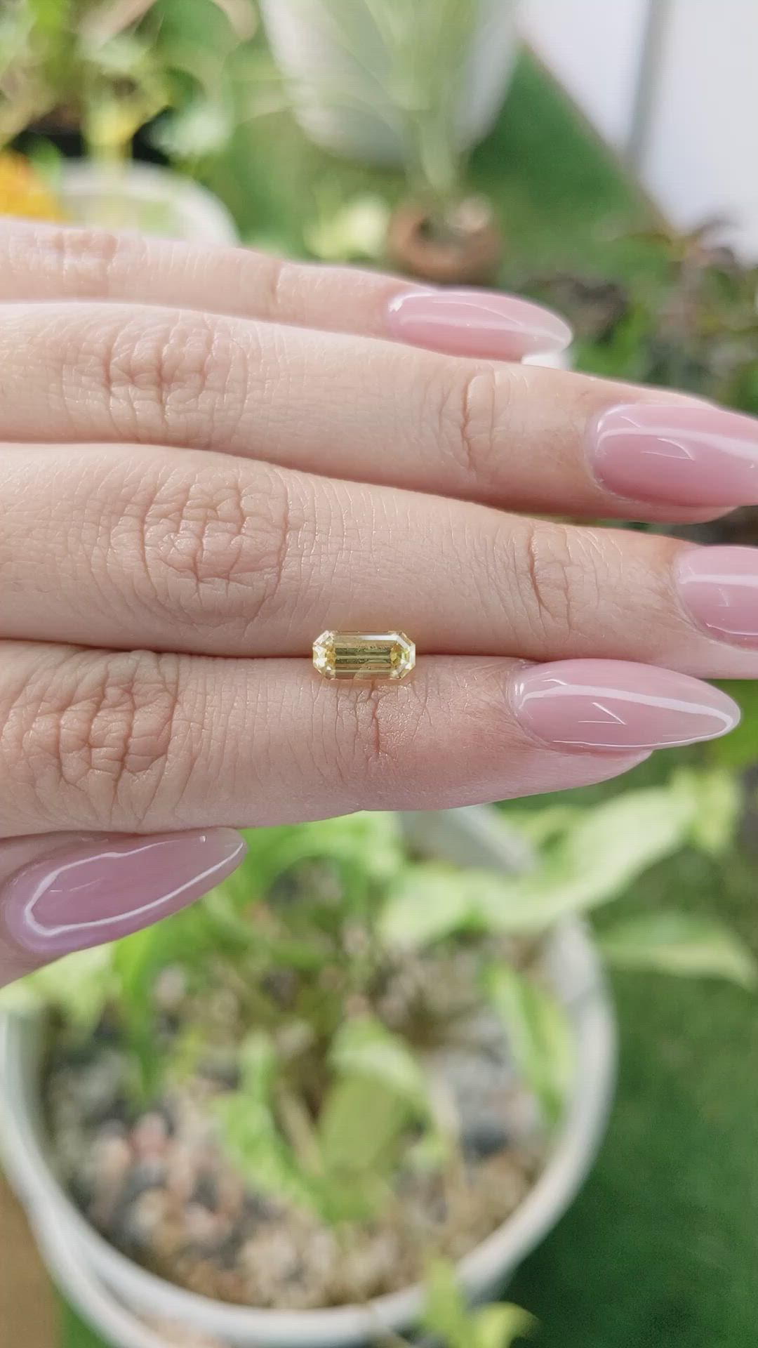 1.43 Ct. Yellow Sapphire from Ceylon (Sri Lanka) Size Video
