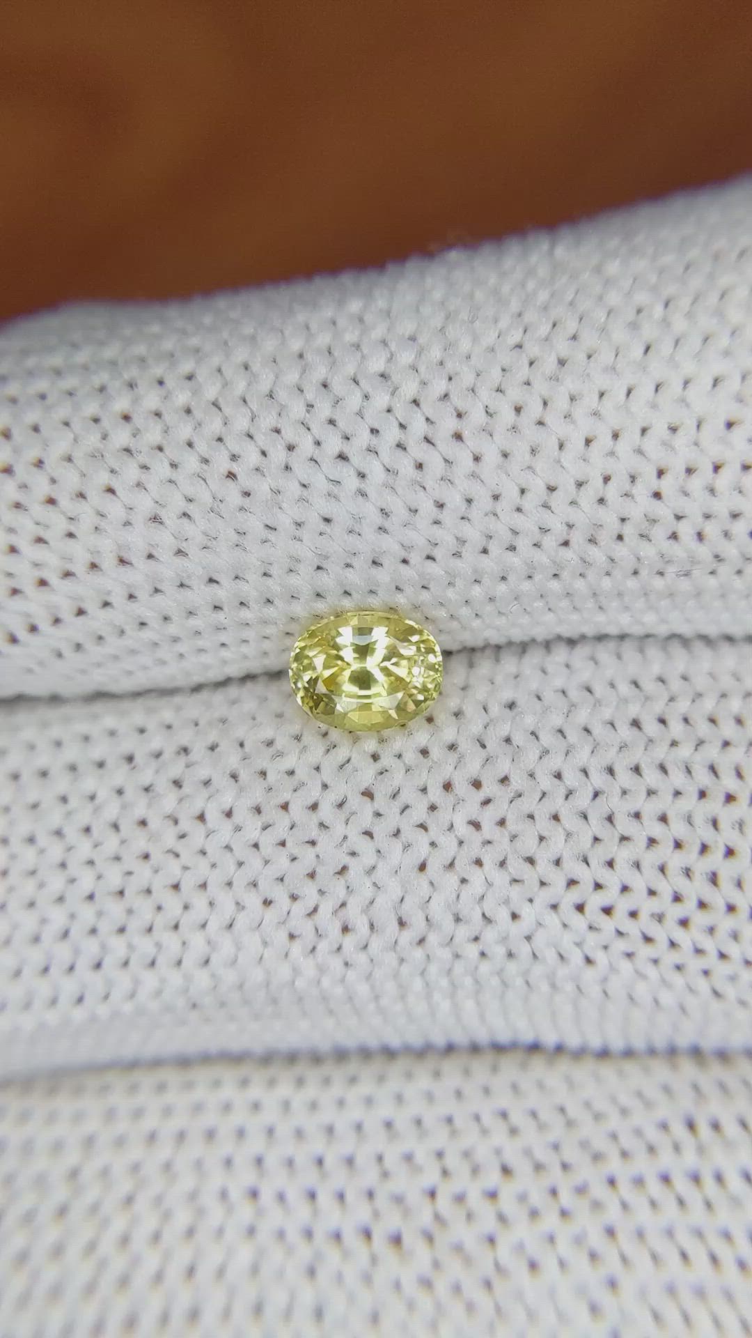 0.92 Ct. Yellow Sapphire from Ceylon (Sri Lanka) Size Video