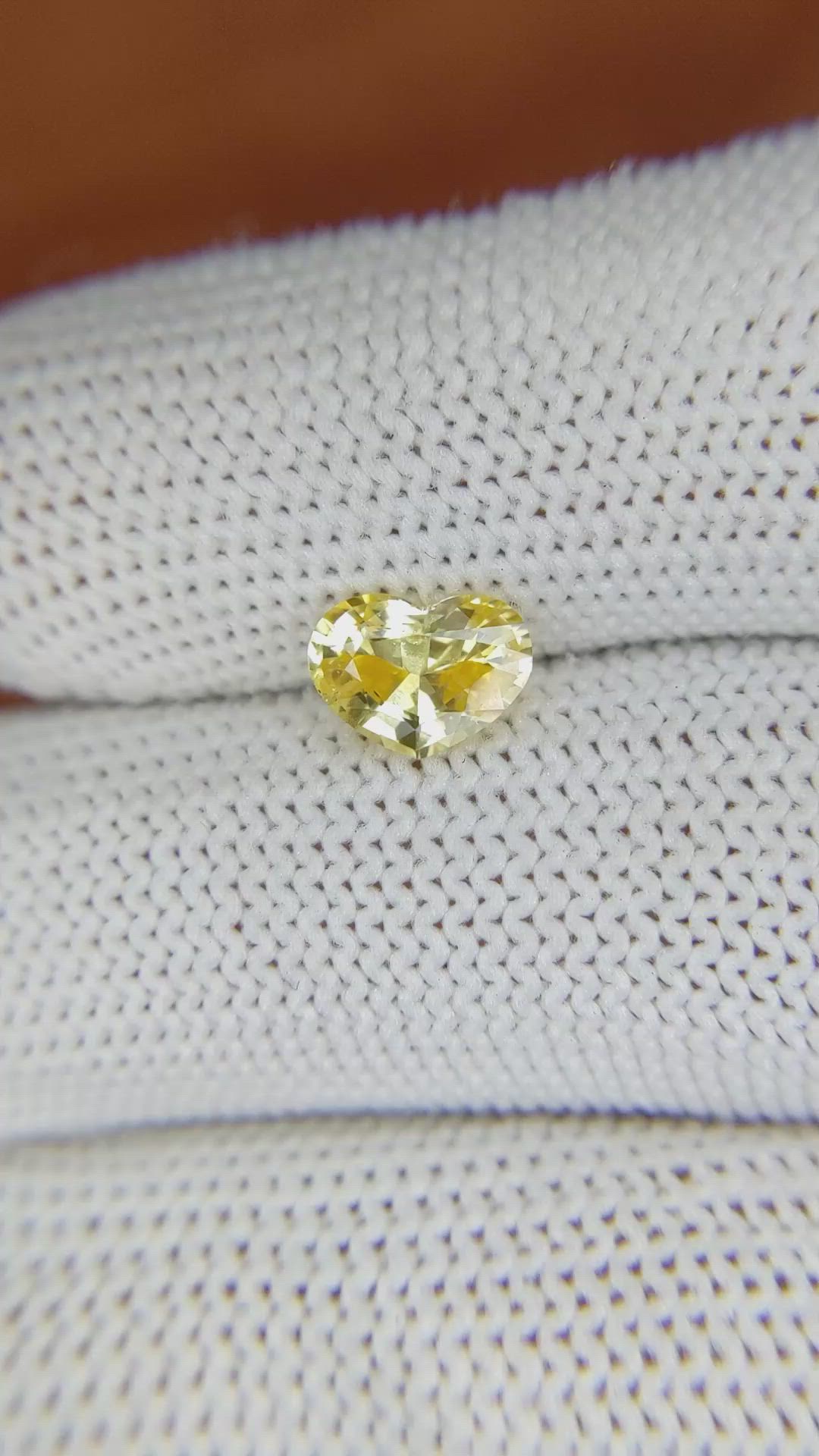1.28 Ct. Yellow Sapphire from Ceylon (Sri Lanka) Size Video