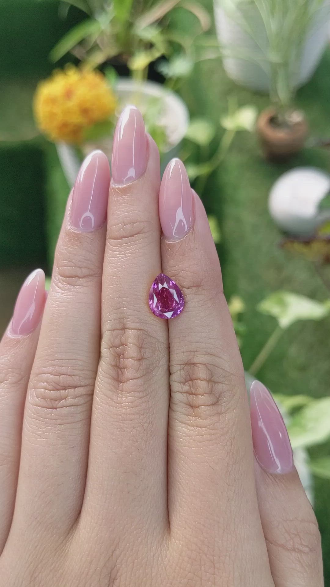 3.15 Ct. Purplish Pink Sapphire from Ceylon (Sri Lanka) Size Video