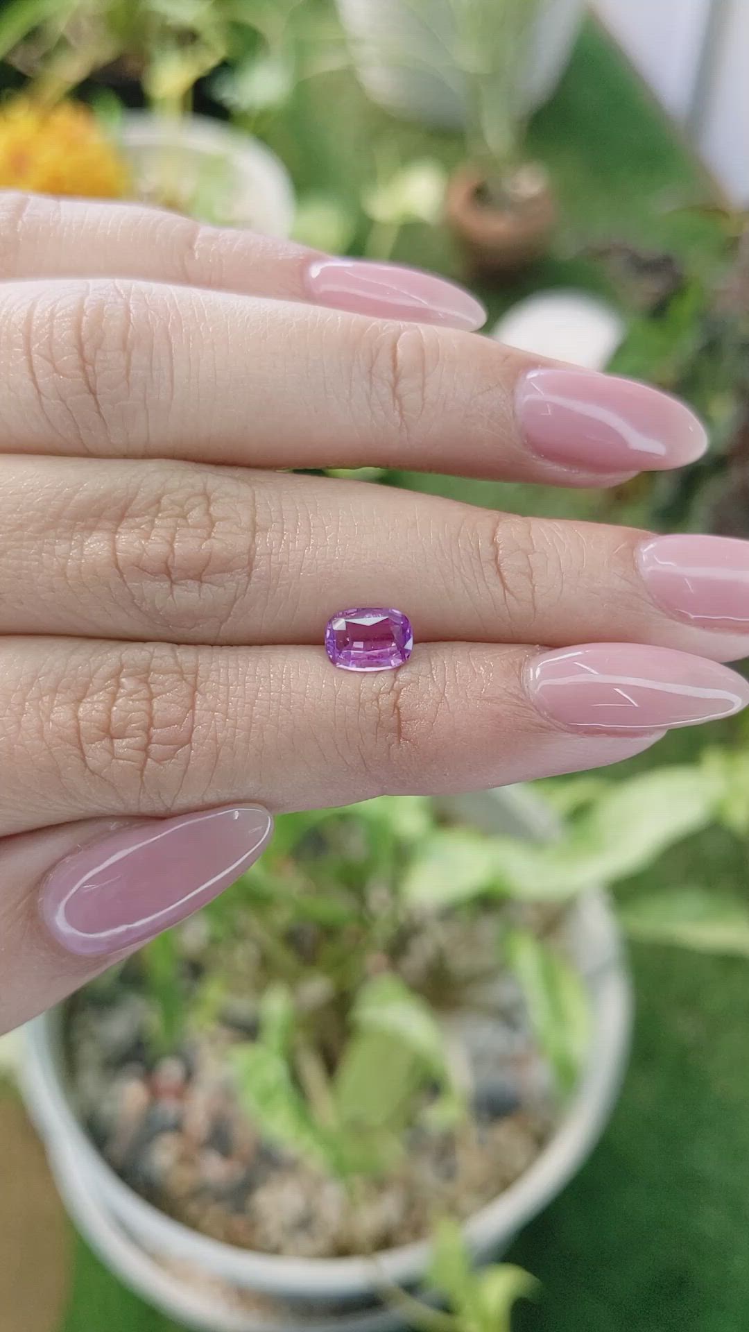 1.15 Ct. Pinkish Purple Sapphire from Ceylon (Sri Lanka) Size Video