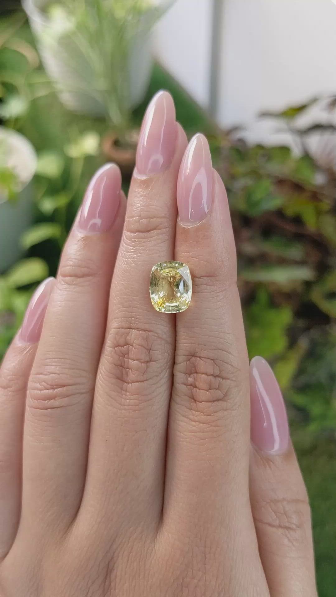 5.07 Ct. Yellow Sapphire from Ceylon (Sri Lanka) Size Video