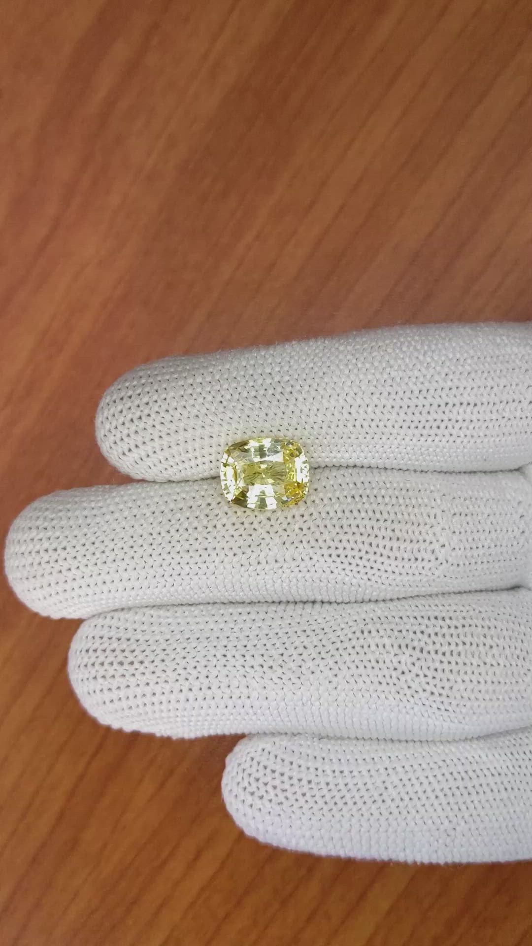5.07 Ct. Yellow Sapphire from Ceylon (Sri Lanka) Size Video