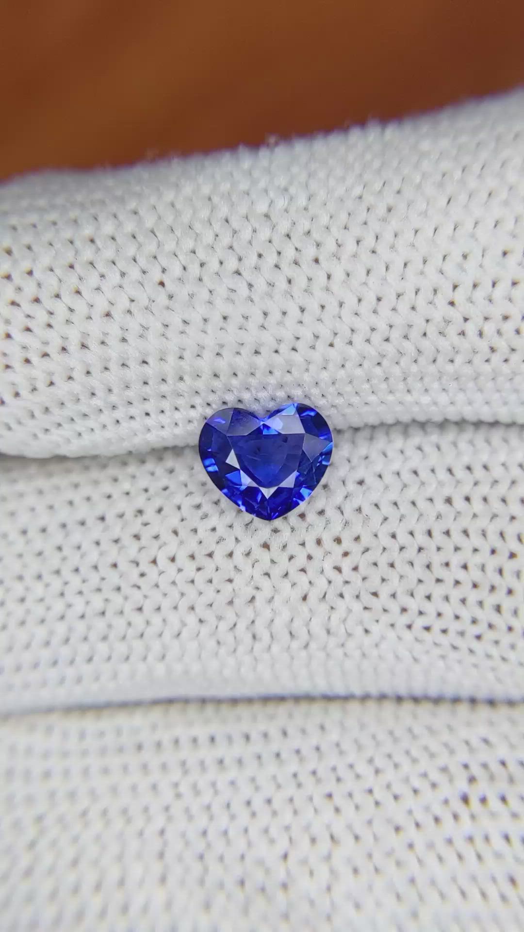 1.43 Ct. Blue Sapphire from Ceylon (Sri Lanka) Size Video