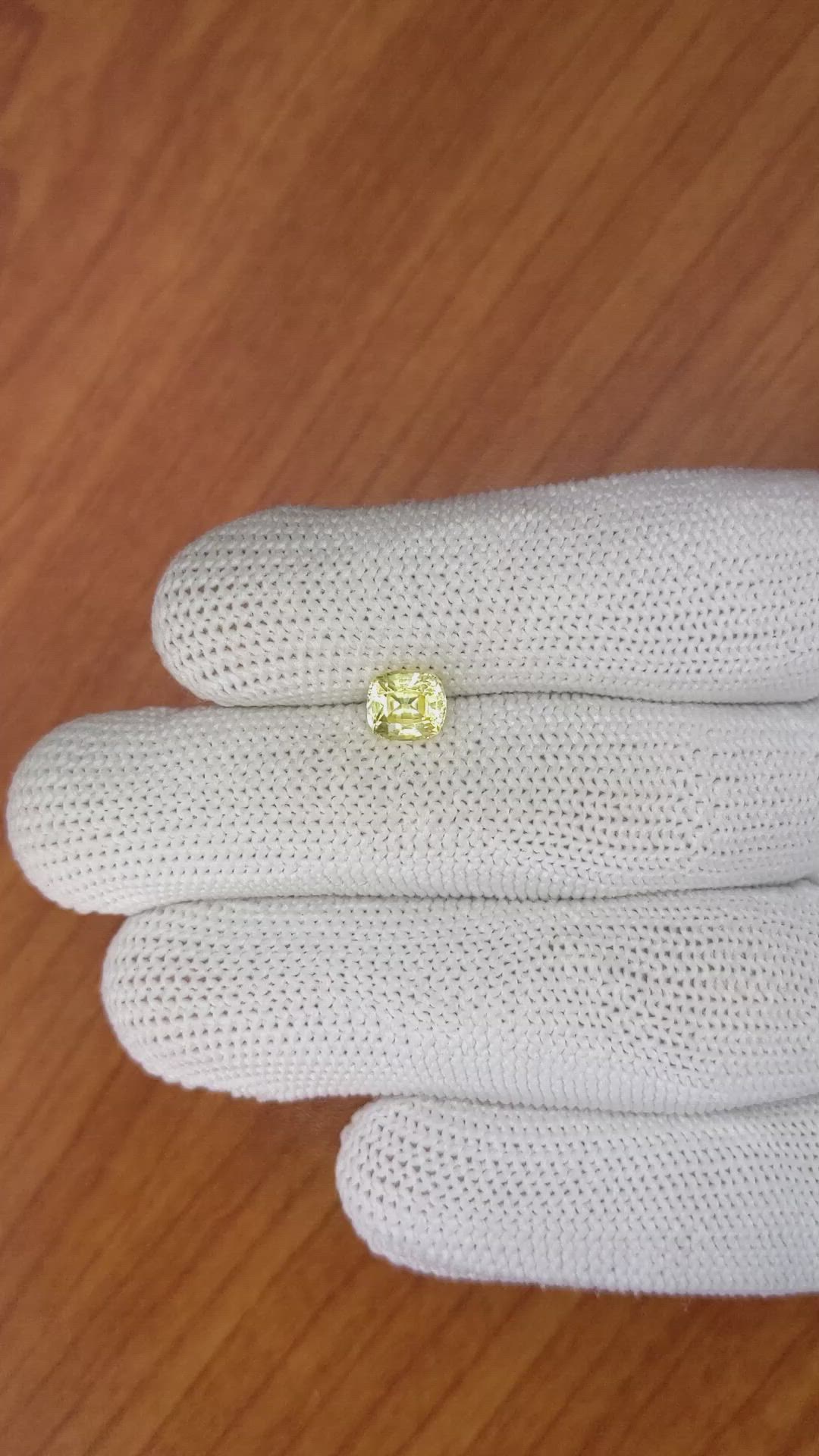 1.37 Ct. Yellow Sapphire from Ceylon (Sri Lanka) Size Video