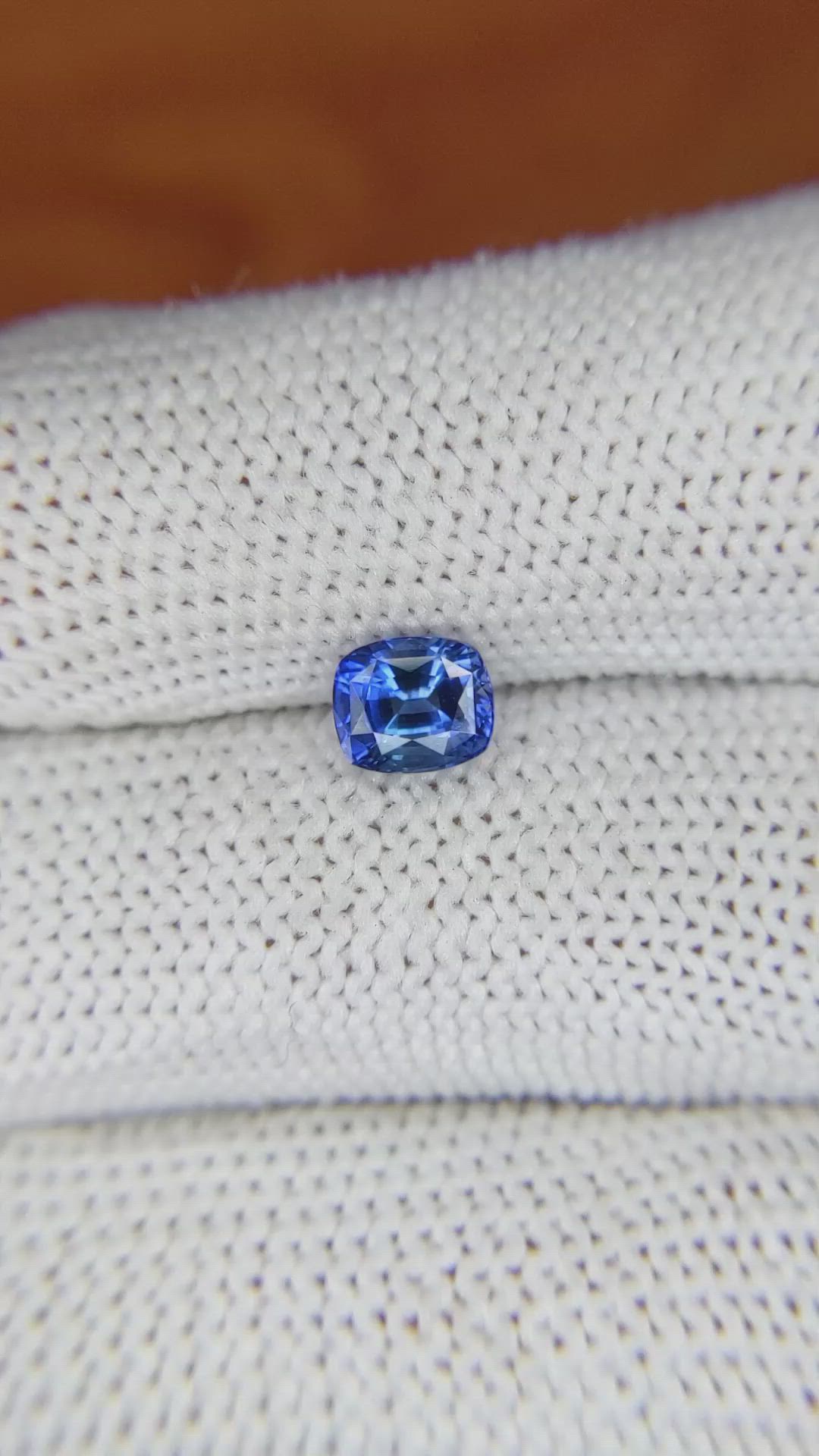 1.23 Ct. Blue Sapphire from Ceylon (Sri Lanka) Size Video