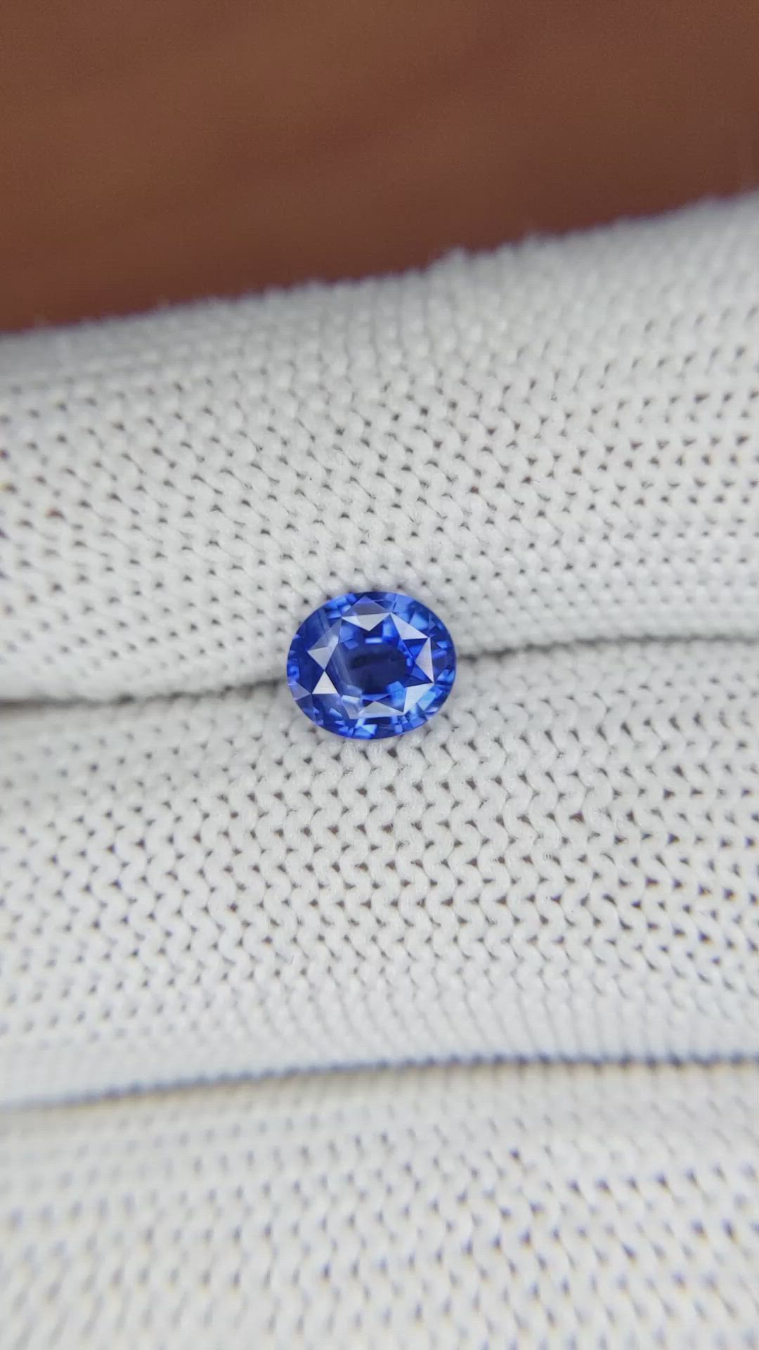 1.11 Ct. Blue Sapphire from Ceylon (Sri Lanka) Size Video
