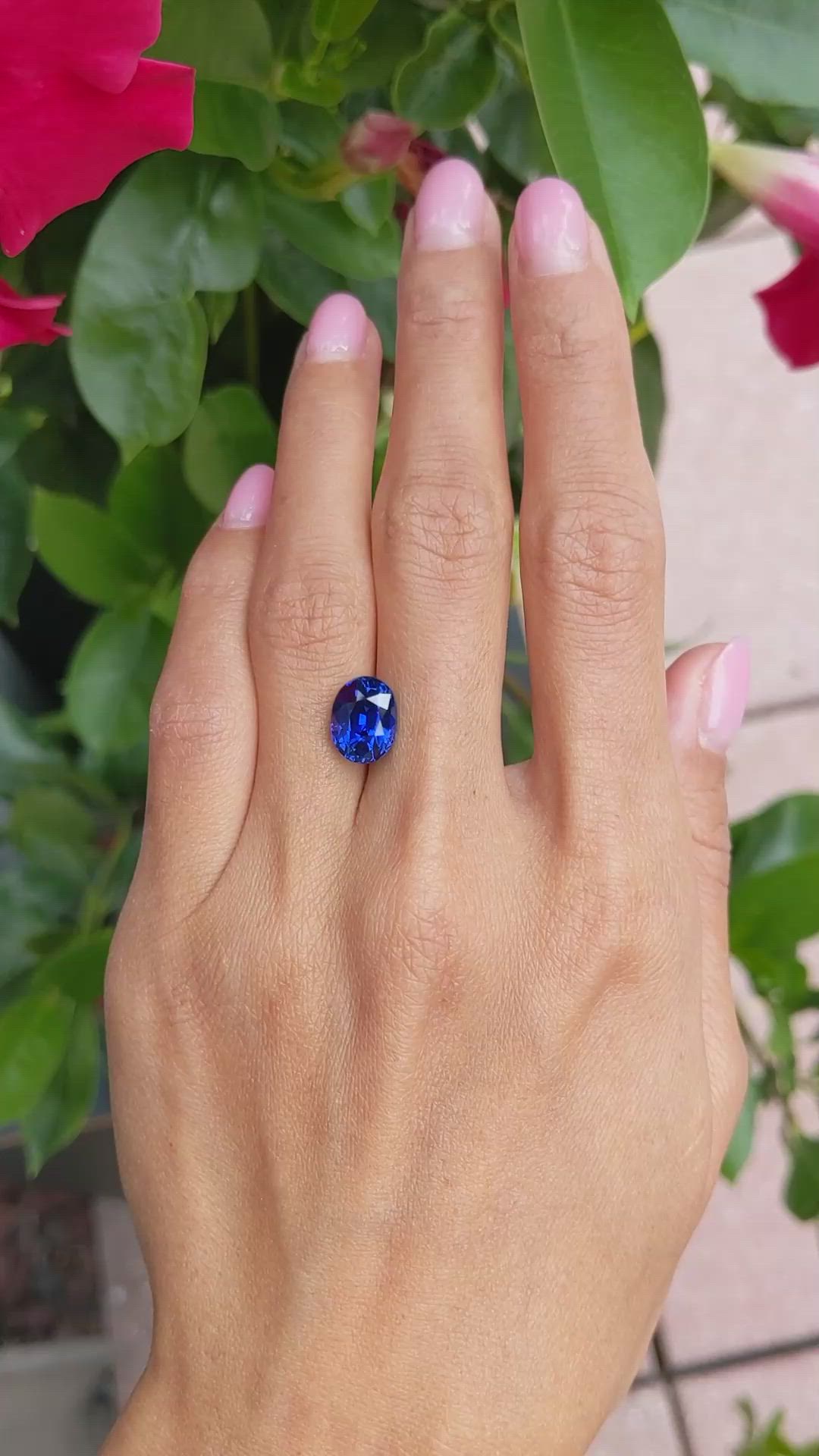 5.09 Ct. Blue Sapphire from Ceylon (Sri Lanka) Size Video