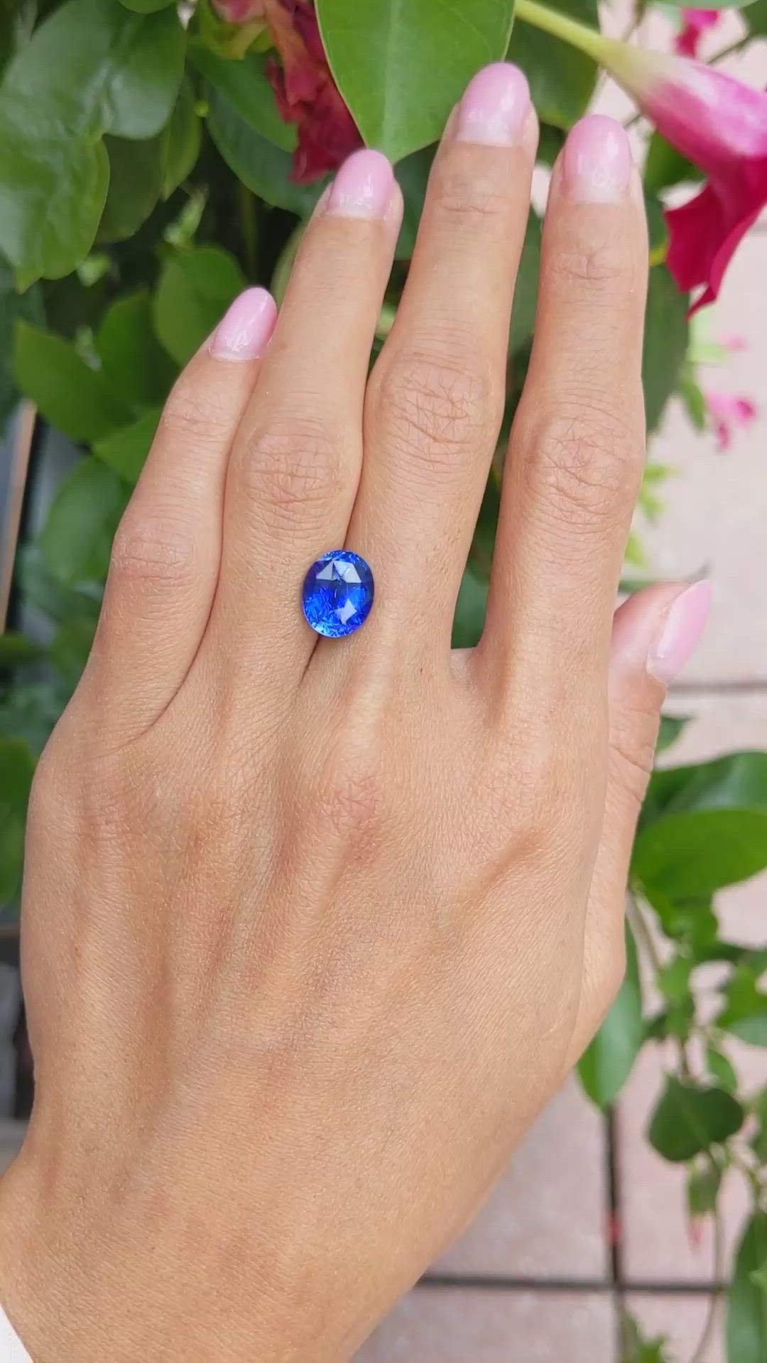 5.02 Ct. Blue Sapphire from Ceylon (Sri Lanka) Size Video