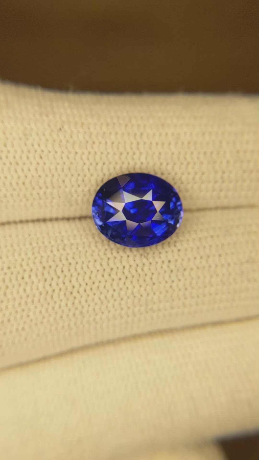 5.02 Ct. Blue Sapphire from Ceylon (Sri Lanka) Size Video