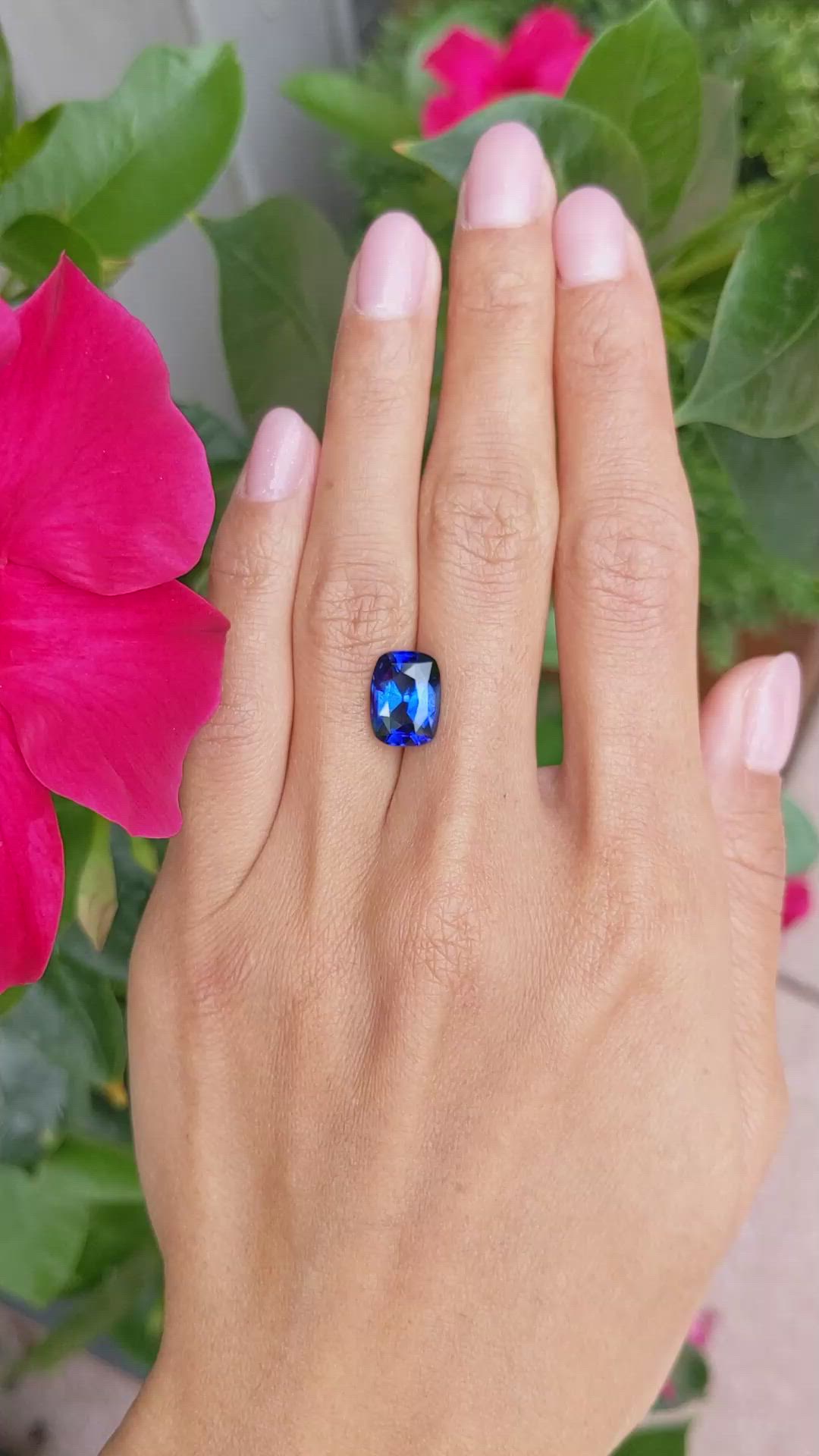 5.03 Ct. Blue Sapphire from Ceylon (Sri Lanka) Size Video