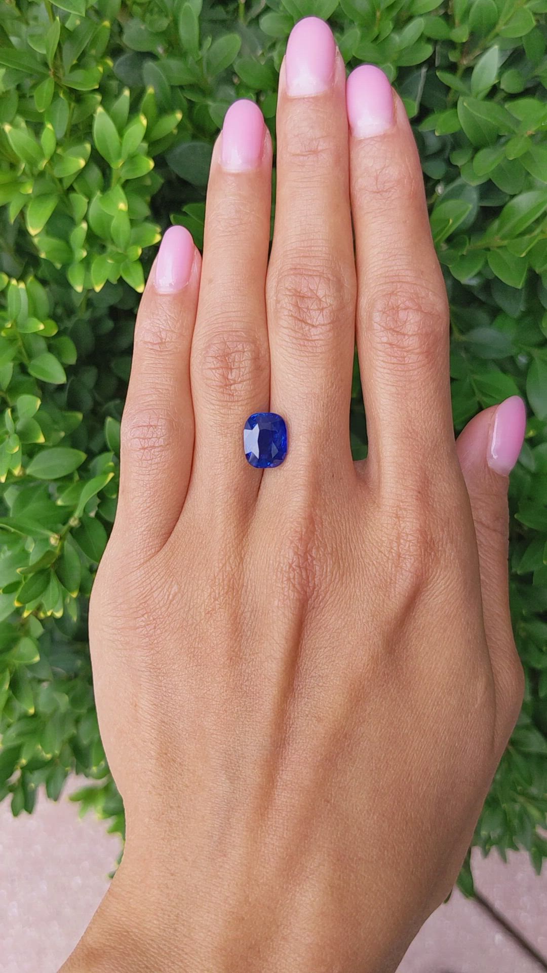 5.04 Ct. Blue Sapphire from Ceylon (Sri Lanka) Size Video
