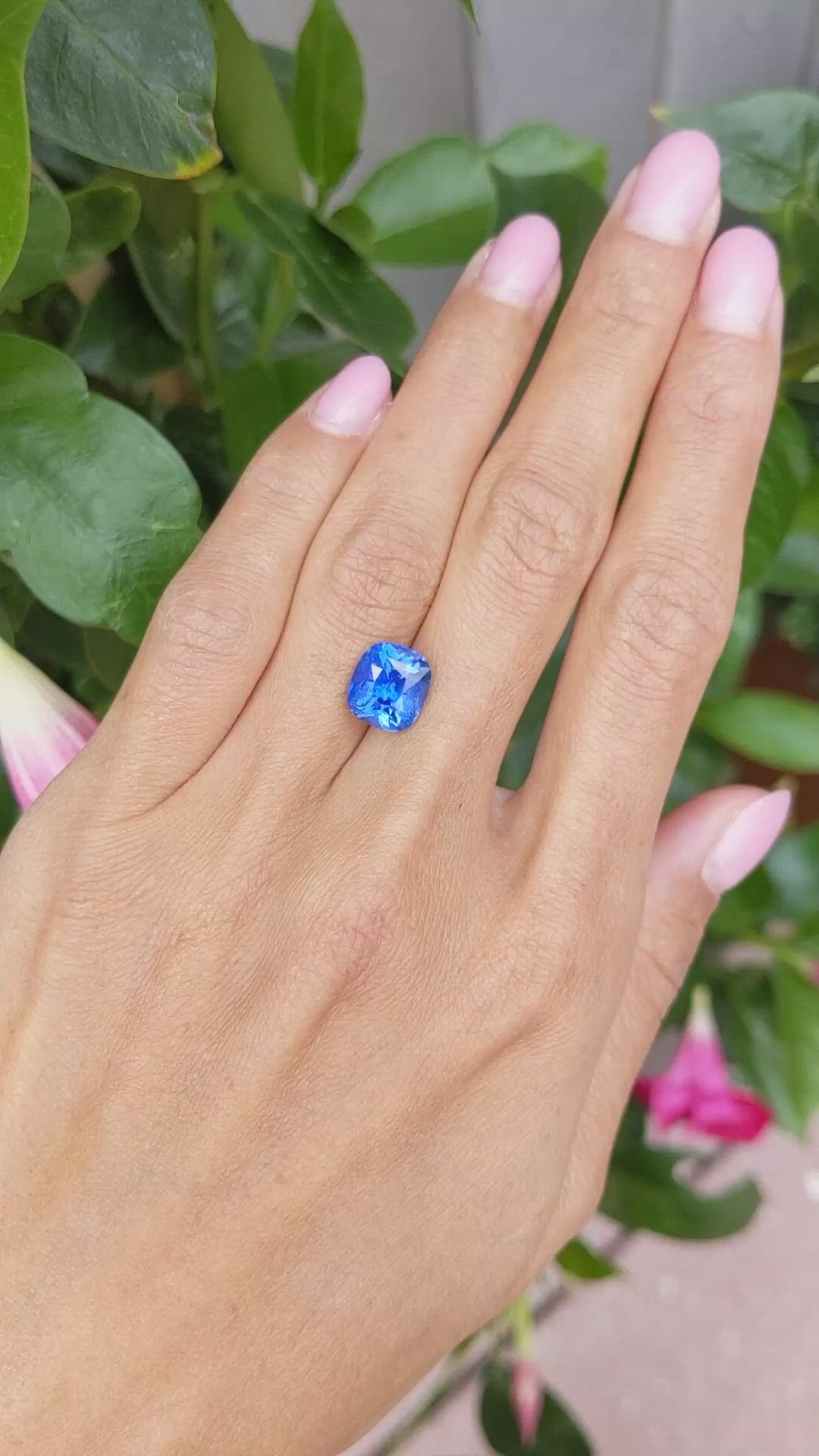 4.94 Ct. Blue Sapphire from Ceylon (Sri Lanka) Size Video