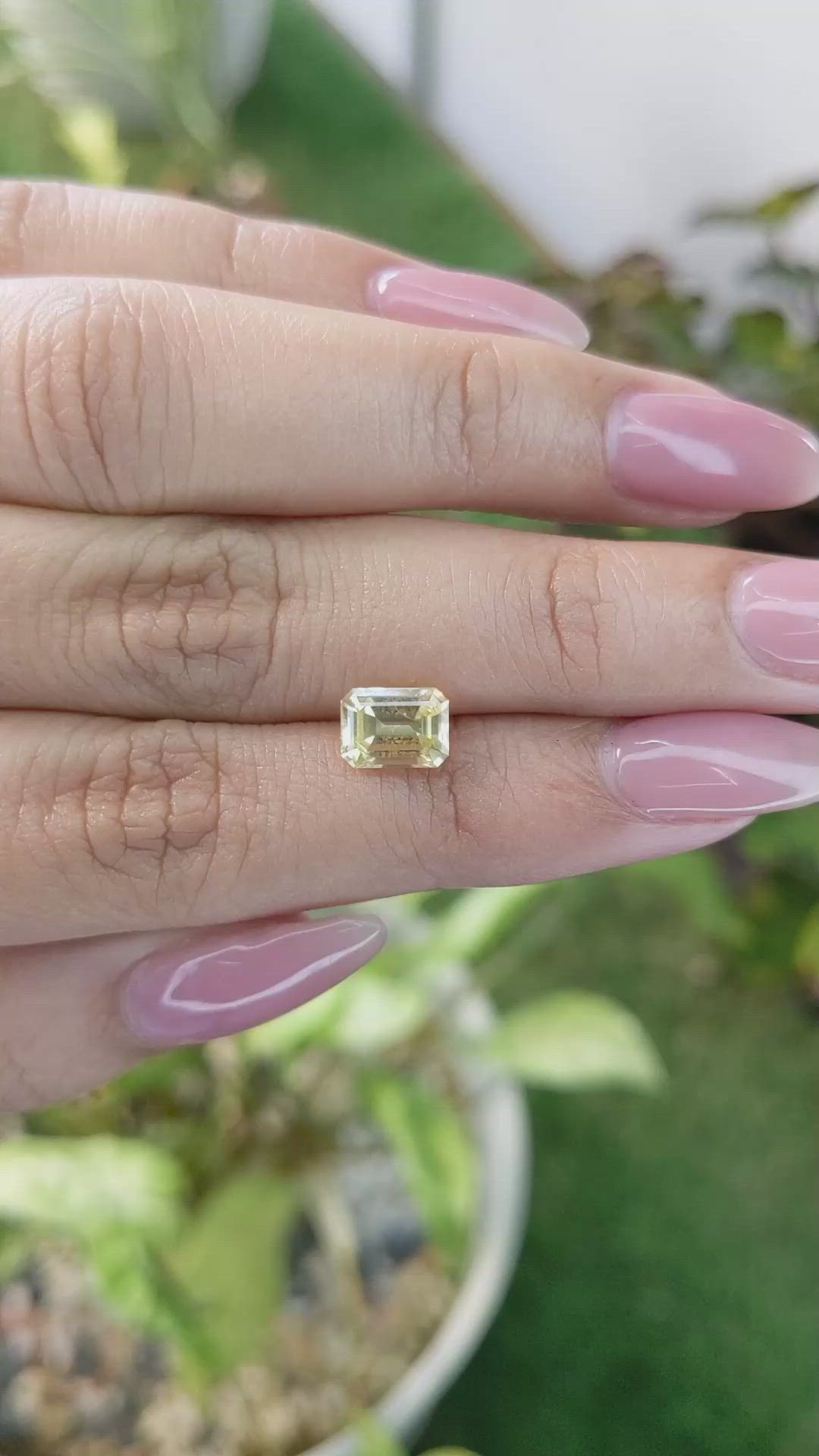 1.79 Ct. Yellow Sapphire from Ceylon (Sri Lanka) Size Video