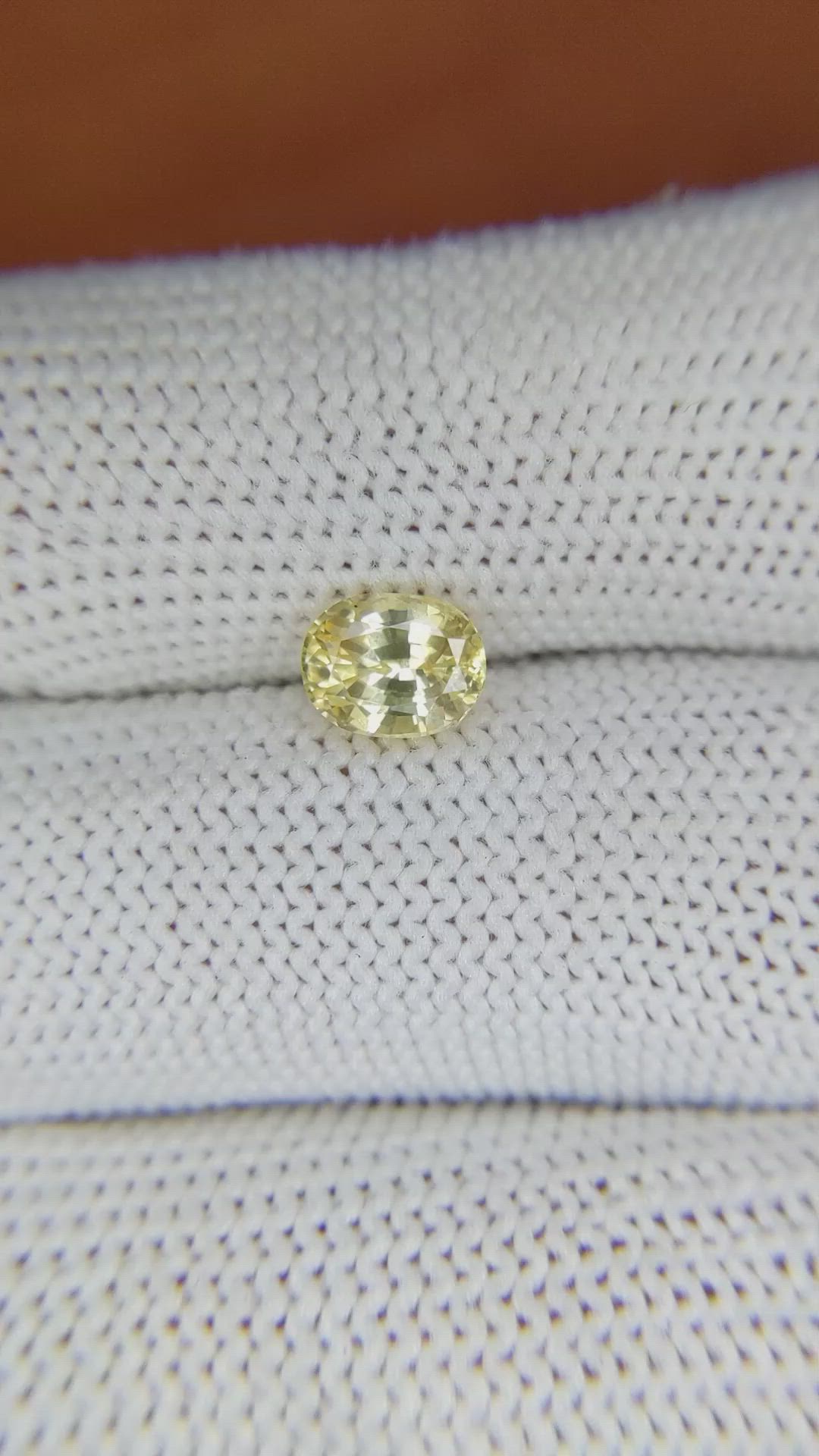 1.31 Ct. Yellow Sapphire from Ceylon (Sri Lanka) Size Video