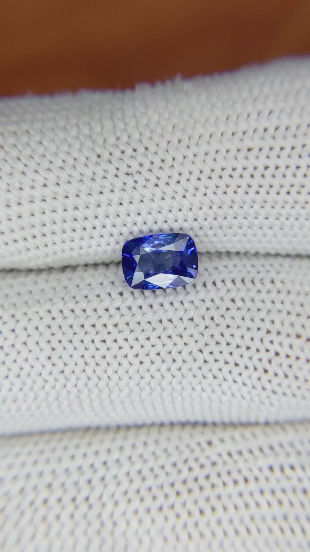 1.40 Ct. Blue Sapphire from Ceylon (Sri Lanka) Size Video
