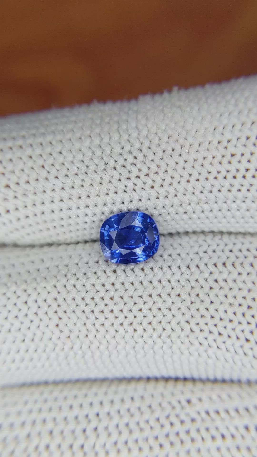 1.17 Ct. Blue Sapphire from Ceylon (Sri Lanka) Size Video