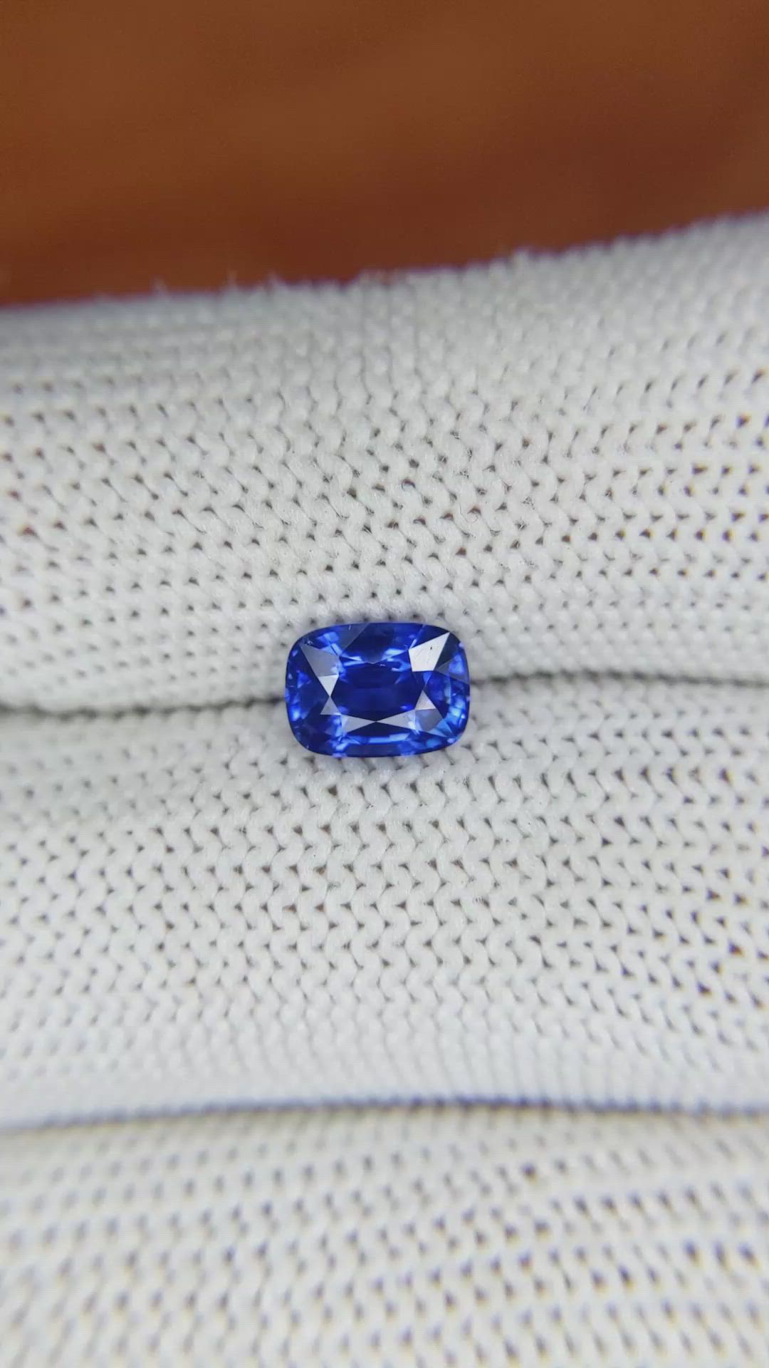 1.35 Ct. Blue Sapphire from Ceylon (Sri Lanka) Size Video