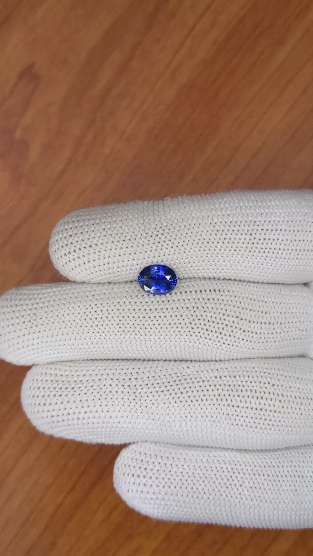 1.32 Ct. Blue Sapphire from Ceylon (Sri Lanka) Size Video