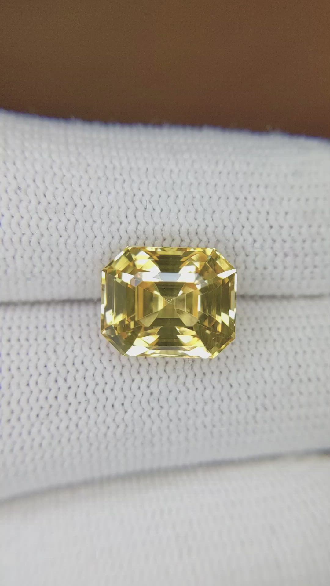 7.04 Ct. Yellow Sapphire from Ceylon (Sri Lanka) Size Video