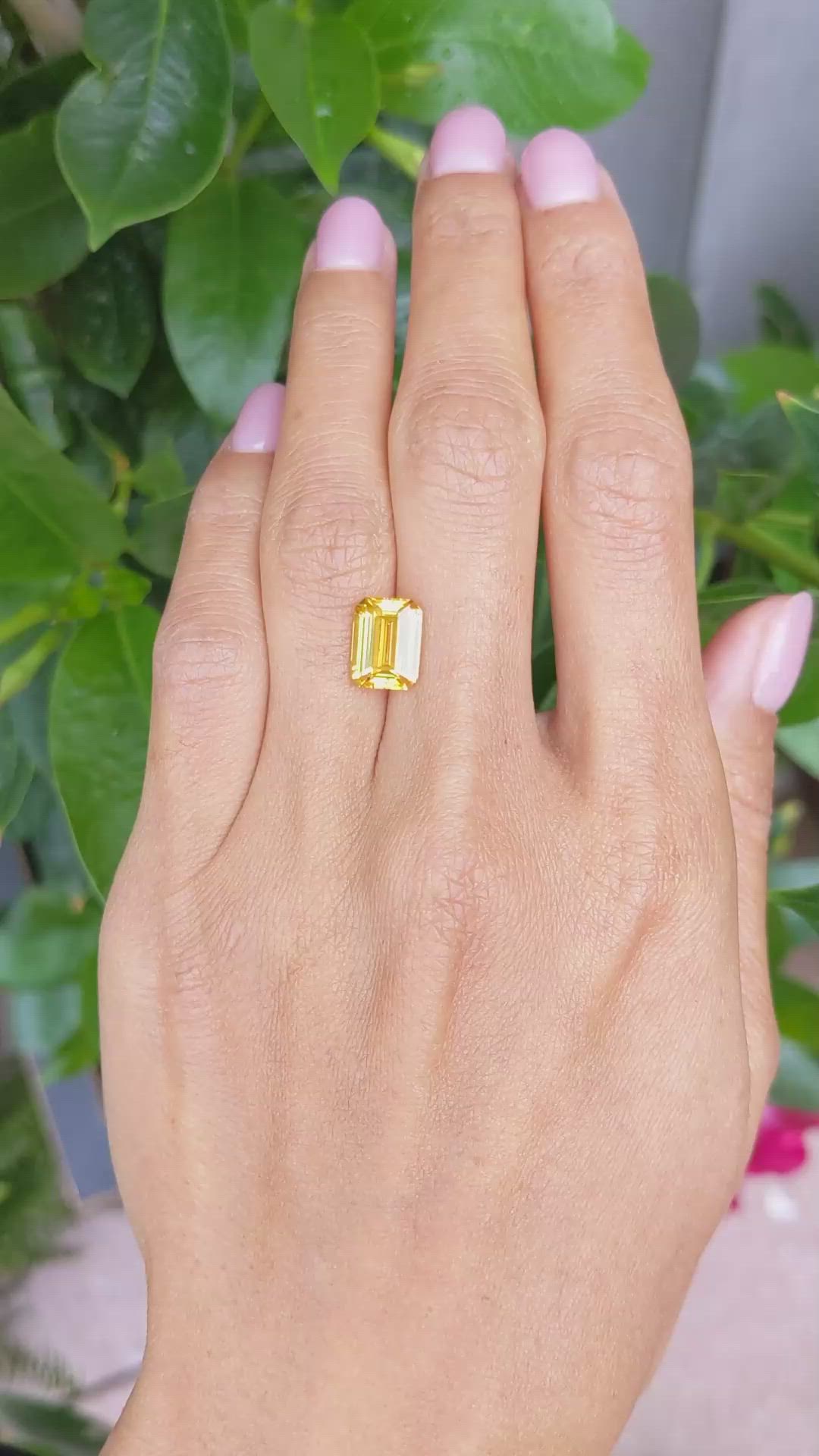 4.03 Ct. Yellow Sapphire from Ceylon (Sri Lanka) Size Video