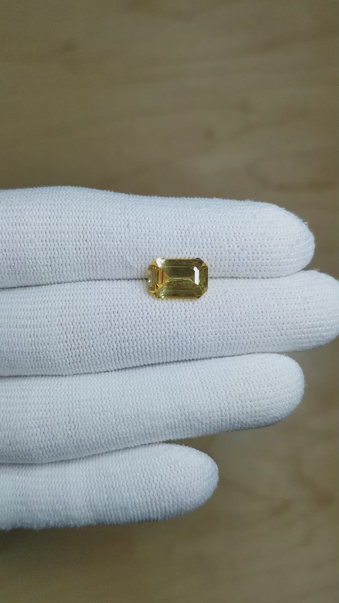 4.00 Ct. Yellow Sapphire from Ceylon (Sri Lanka) Size Video