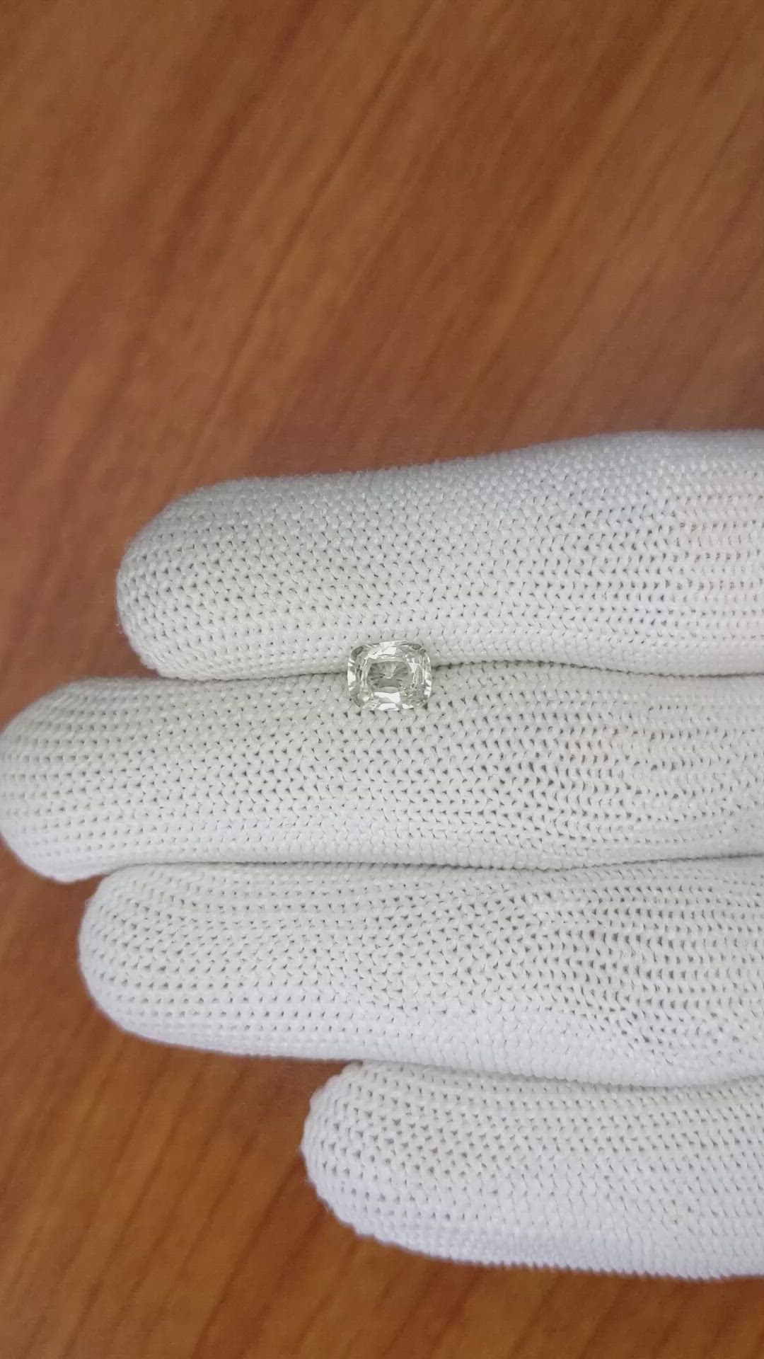 1.05 Ct. Yellow Sapphire from Ceylon (Sri Lanka) Size Video