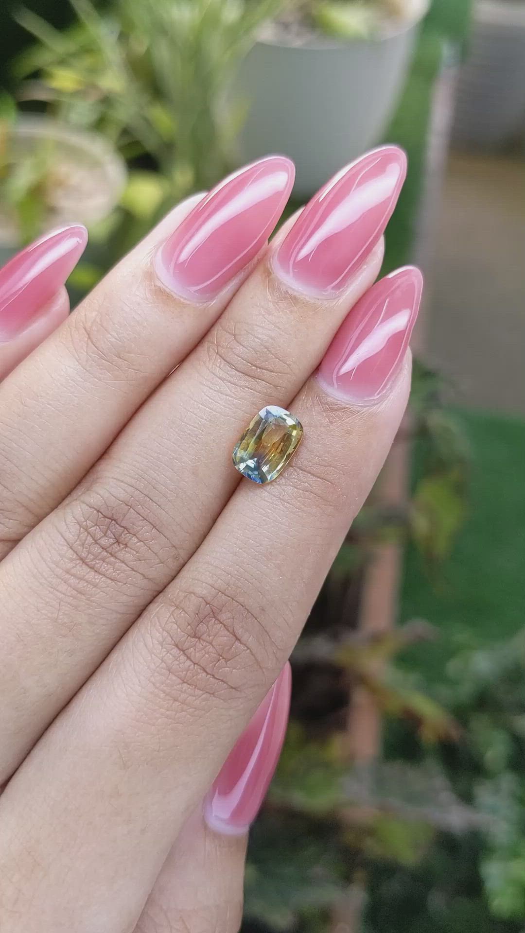 1.85 Ct. Bi Color Sapphire from Ceylon (Sri Lanka) Size Video