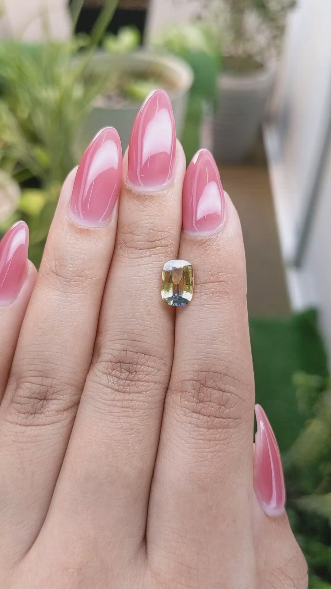 1.85 Ct. Bi Color Sapphire from Ceylon (Sri Lanka) Size Video