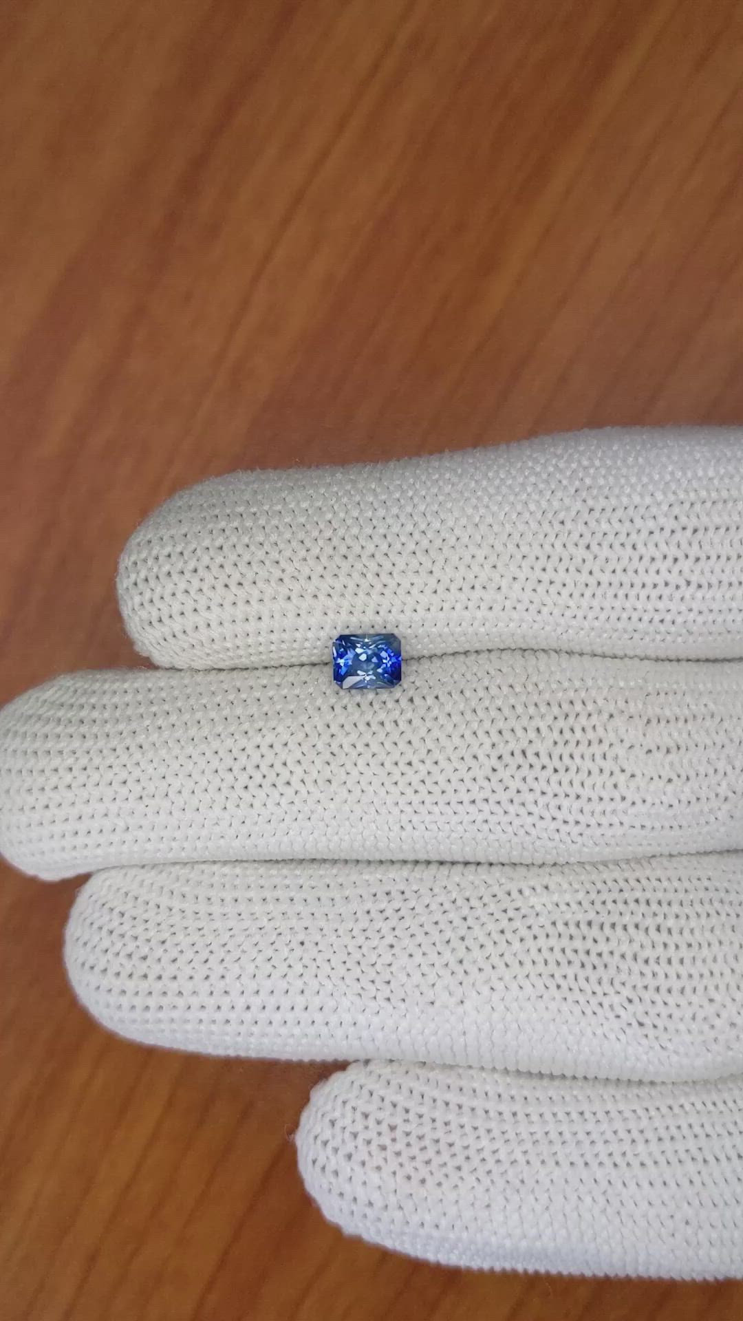 0.73 Ct. Bi Color Sapphire from Ceylon (Sri Lanka) Size Video