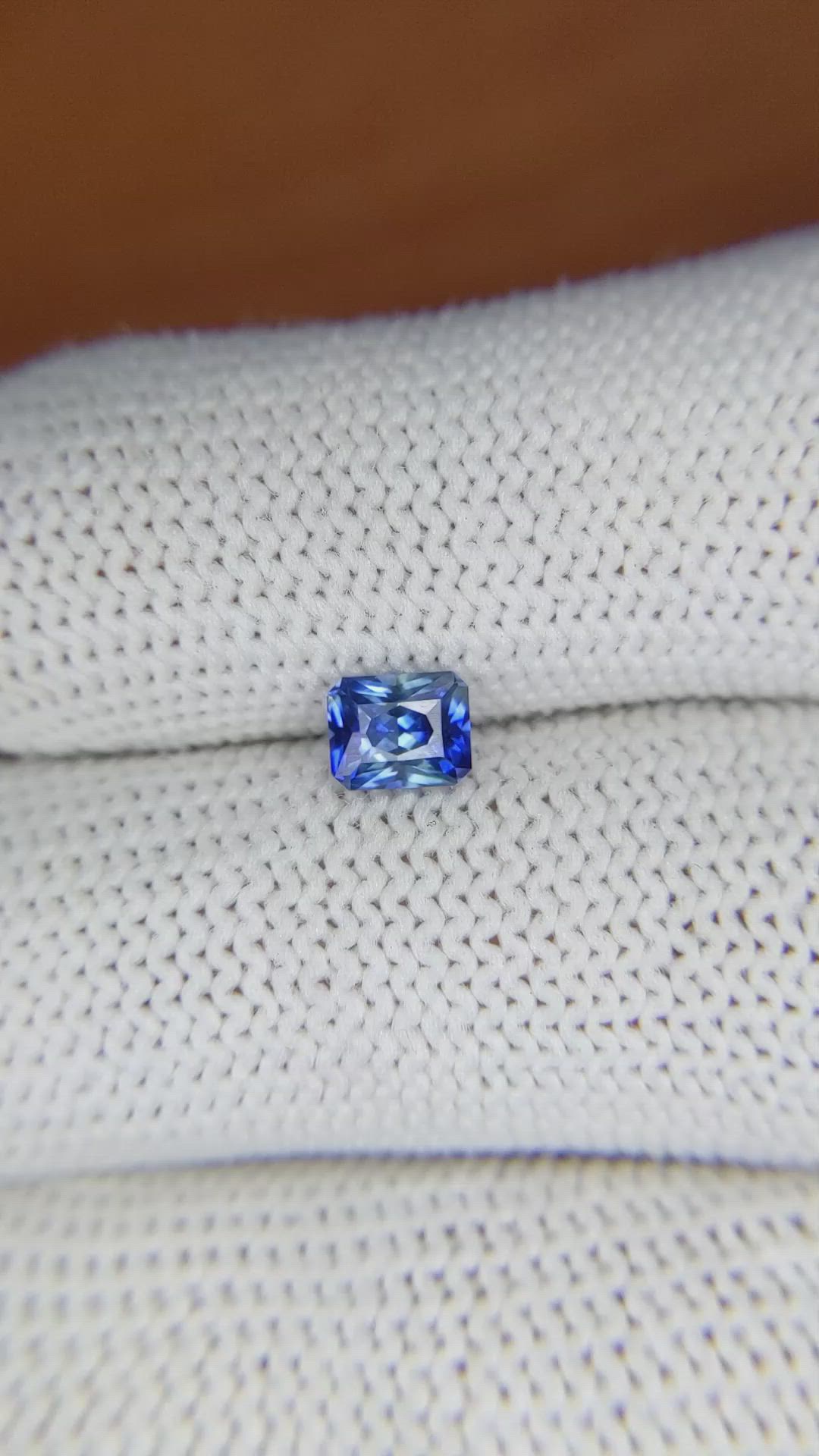 0.73 Ct. Bi Color Sapphire from Ceylon (Sri Lanka) Size Video