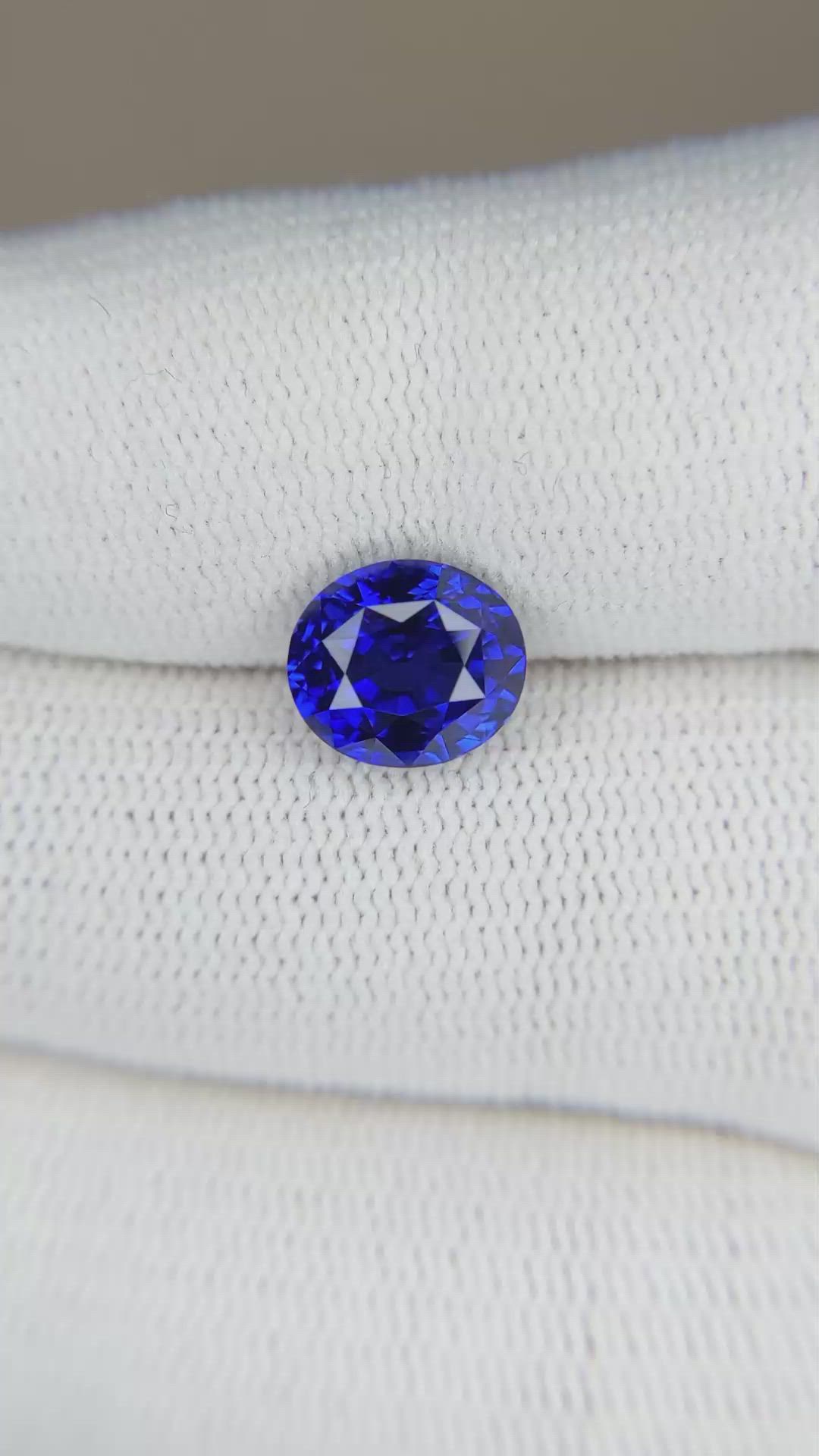 2.87 Ct. Blue Sapphire from Ceylon (Sri Lanka) Size Video