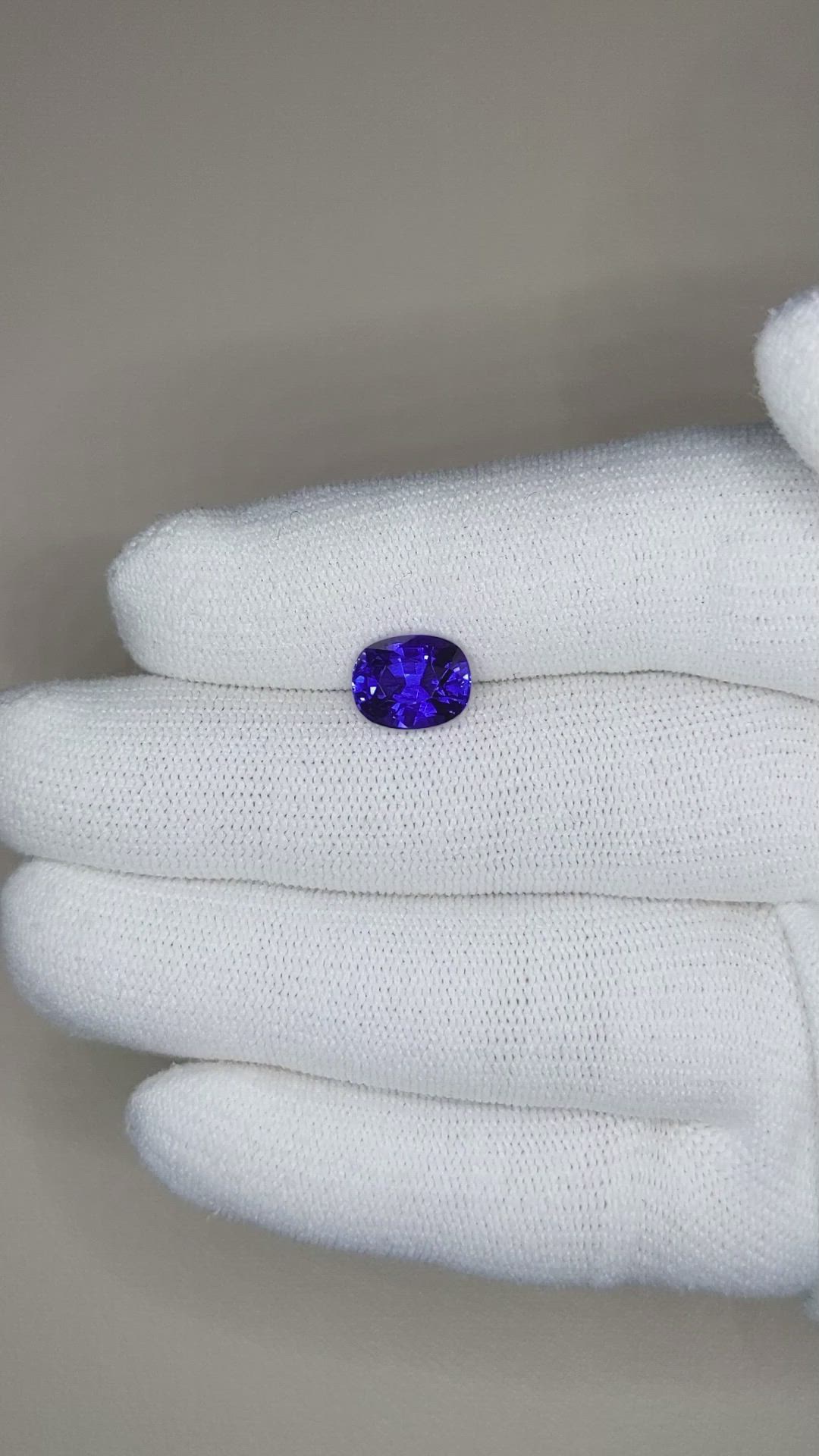 3.37 Ct. Blue Sapphire from Ceylon (Sri Lanka) Size Video