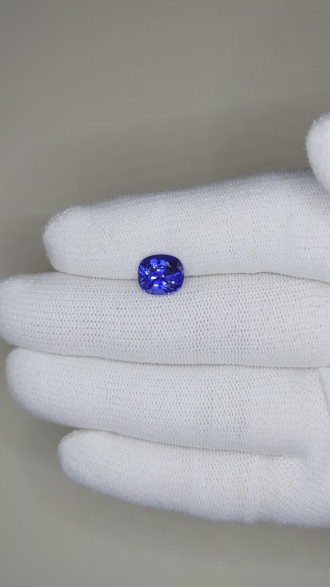 2.67 Ct. Blue Sapphire from Ceylon (Sri Lanka) Size Video